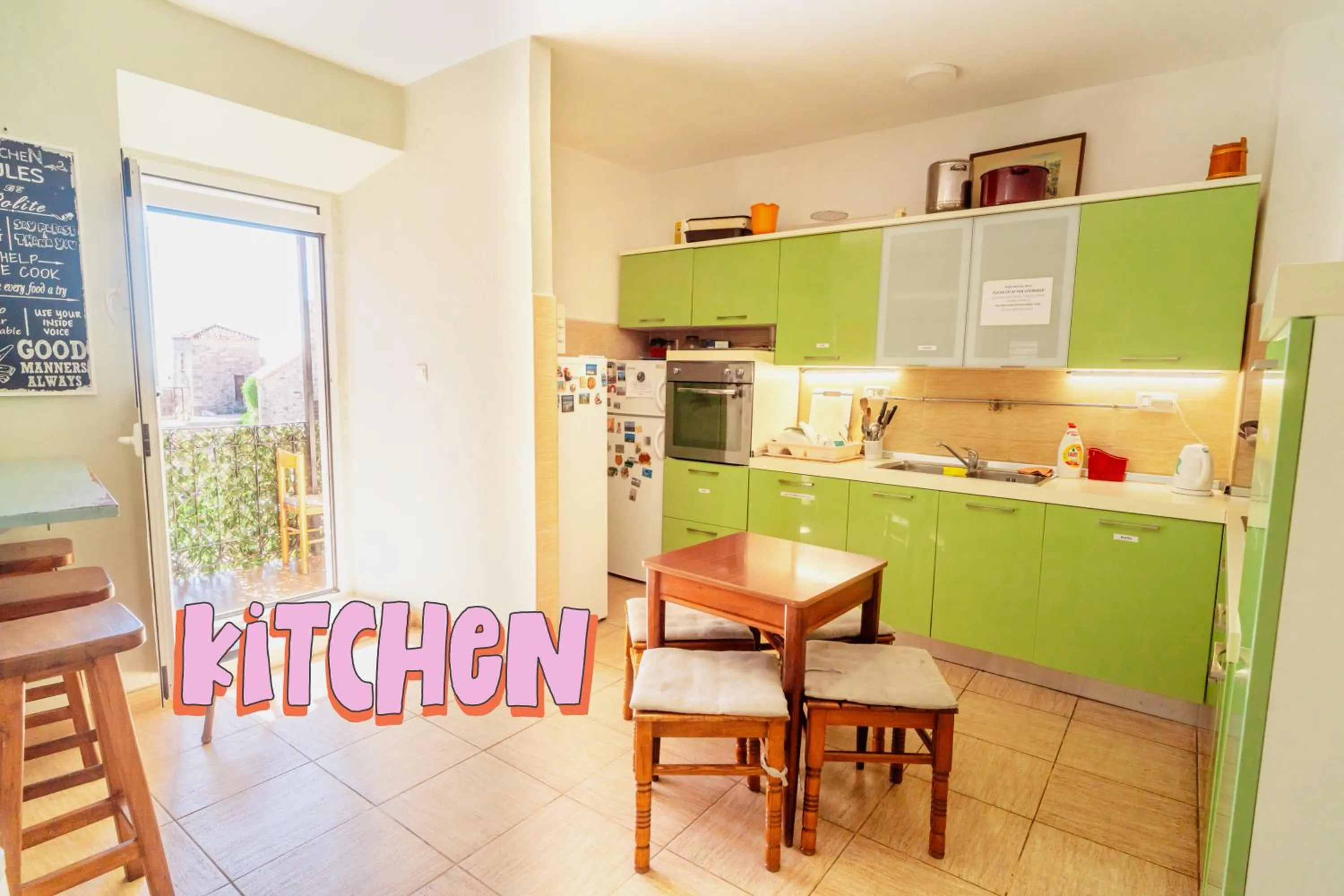 Kitchen or kitchenette in FREEDOM HOSTEL