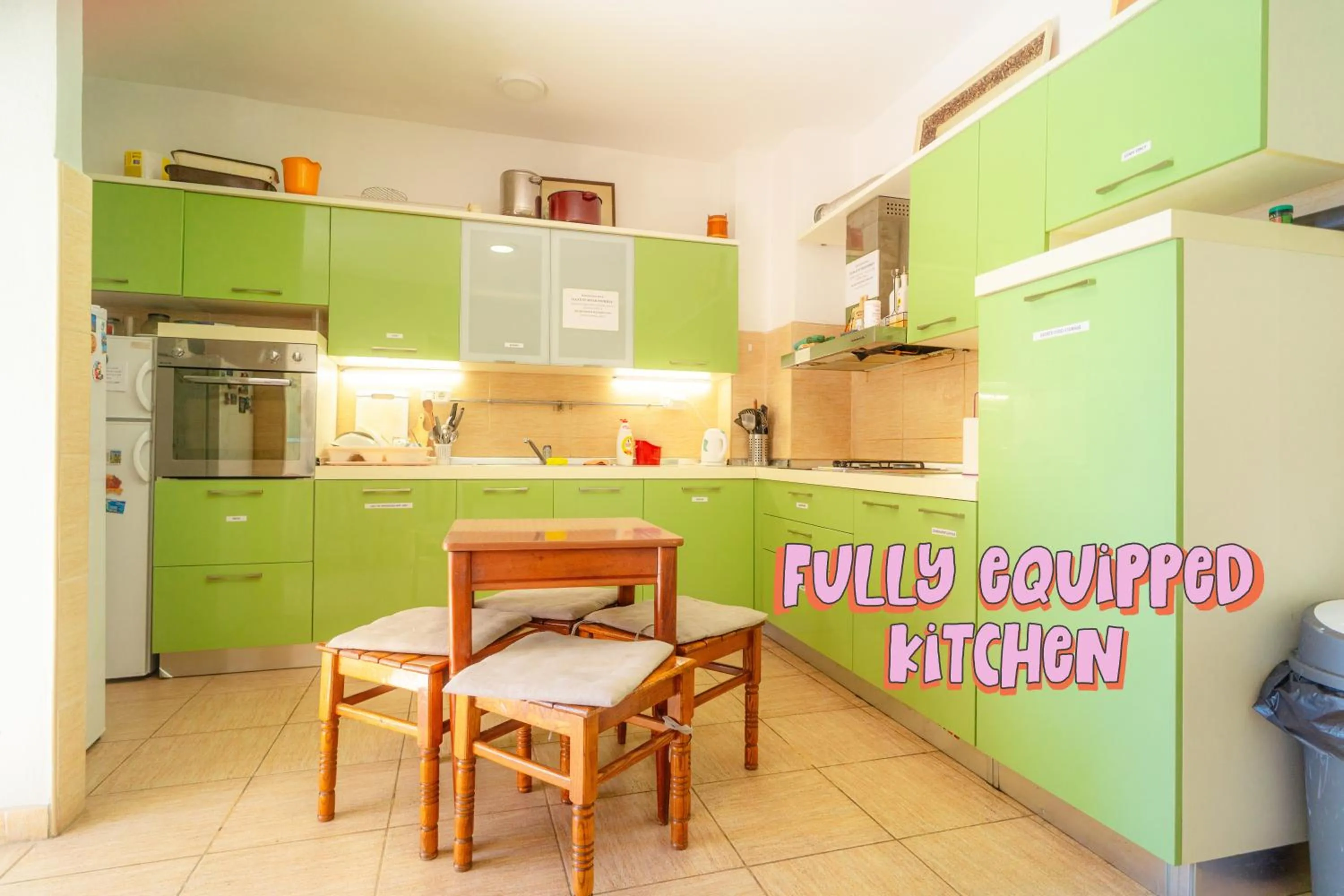 Kitchen or kitchenette in FREEDOM HOSTEL