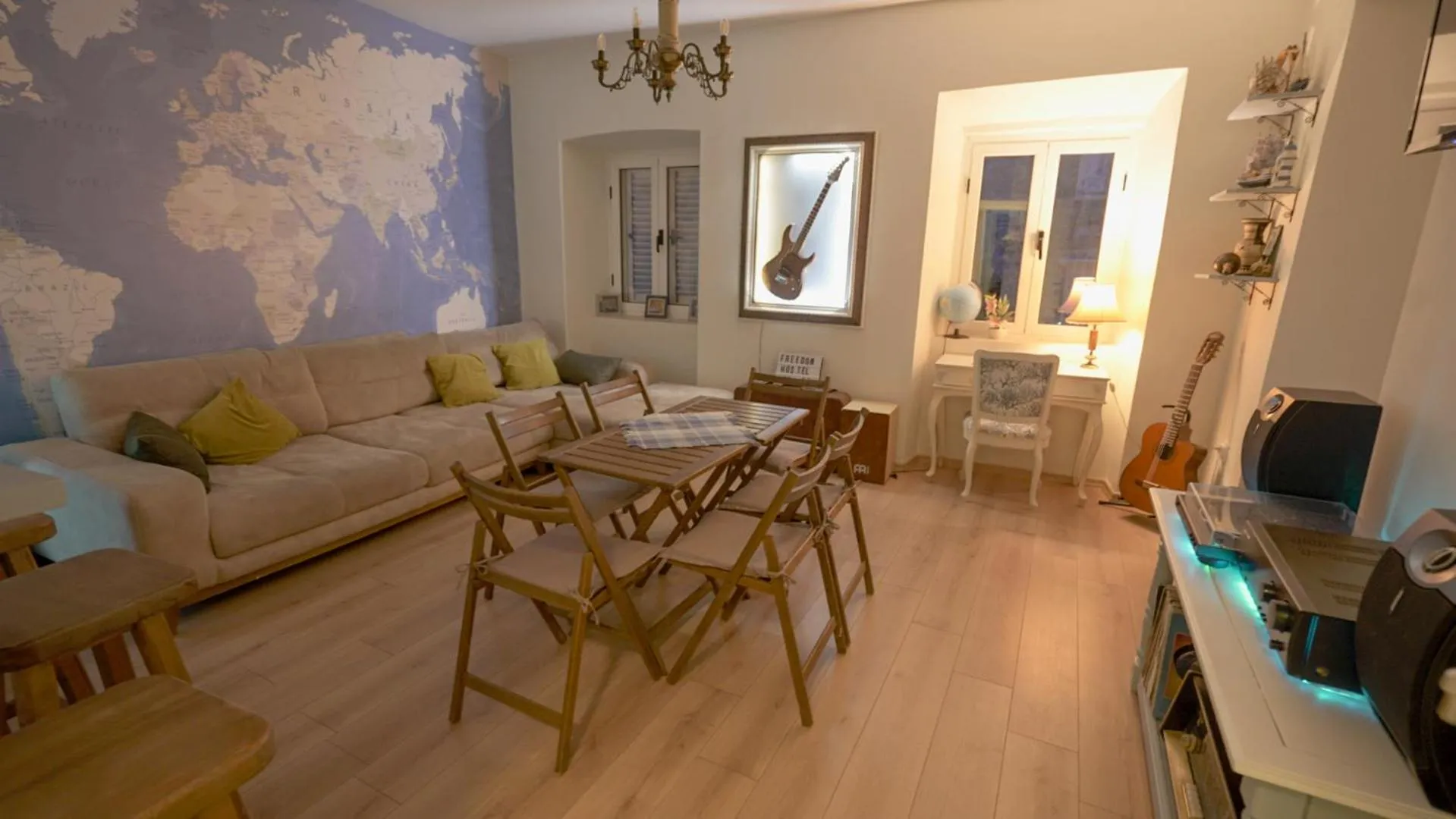 Living room in FREEDOM HOSTEL