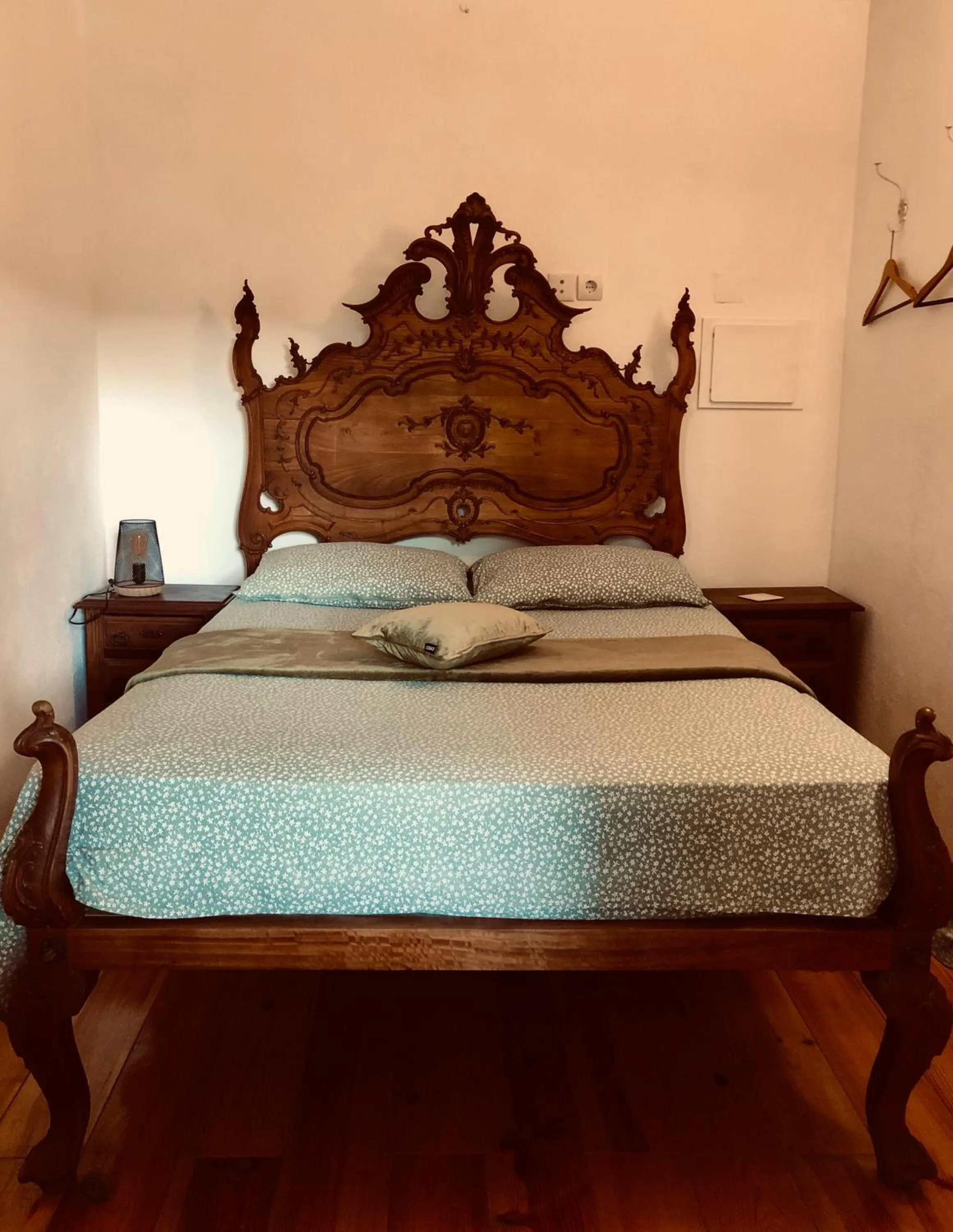 Bed in House Sleeps 4 with Private Garden