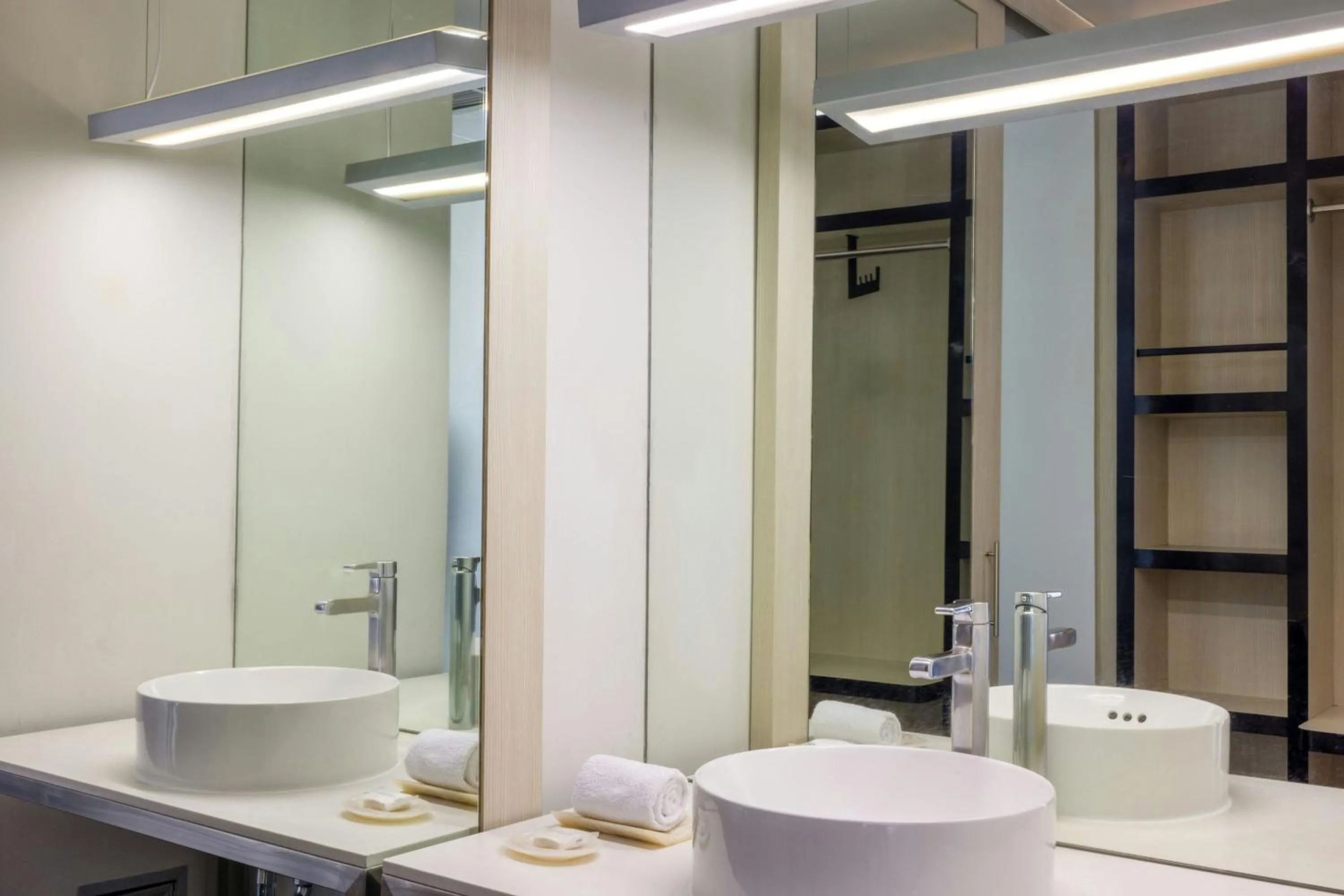 Bathroom in Hotel Guadalajara Country Club by HNF