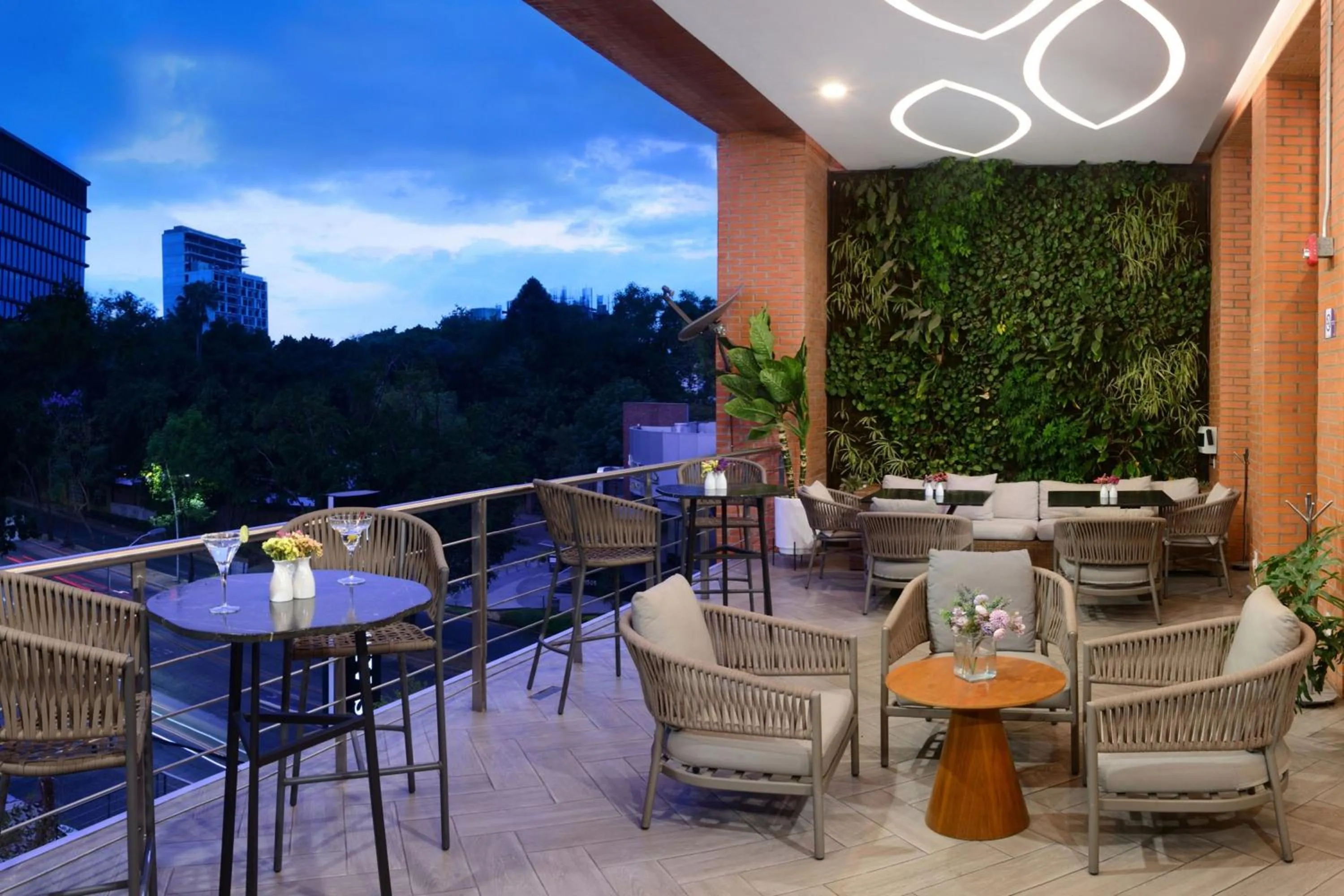 Restaurant/places to eat in Hotel Guadalajara Country Club by HNF