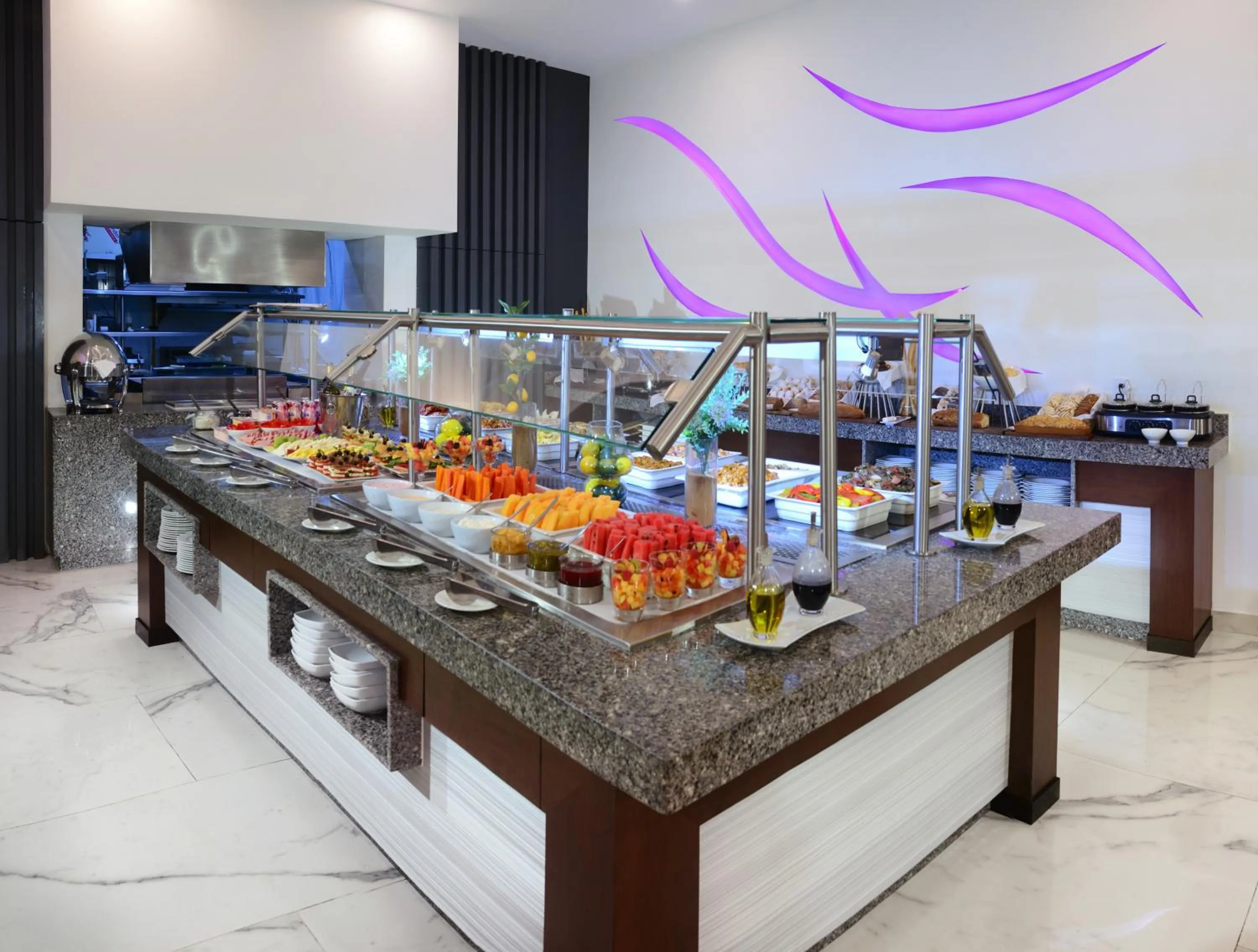 Restaurant/places to eat in Hotel Guadalajara Country Club by HNF