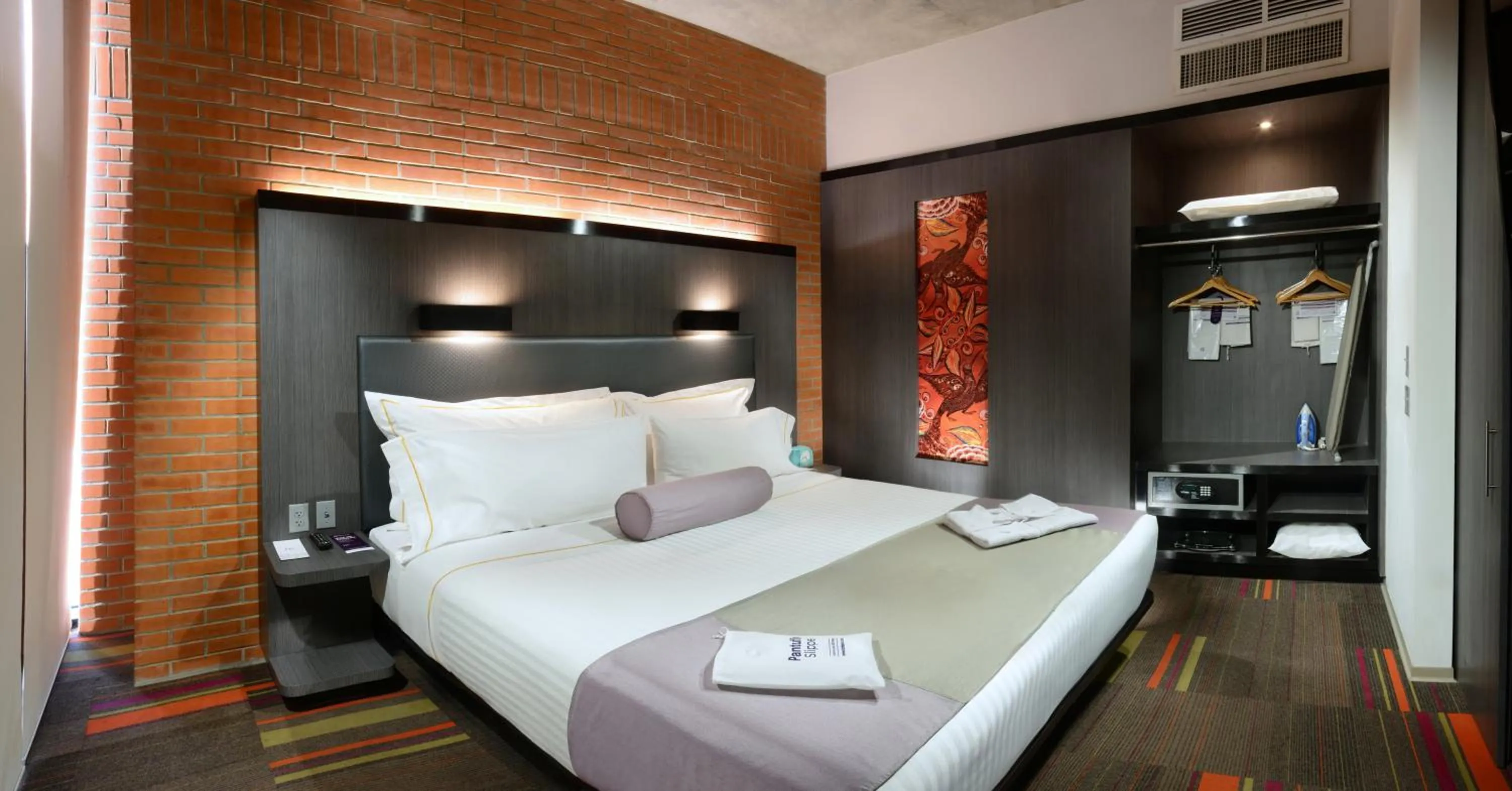 Bed in Hotel Guadalajara Country Club by HNF