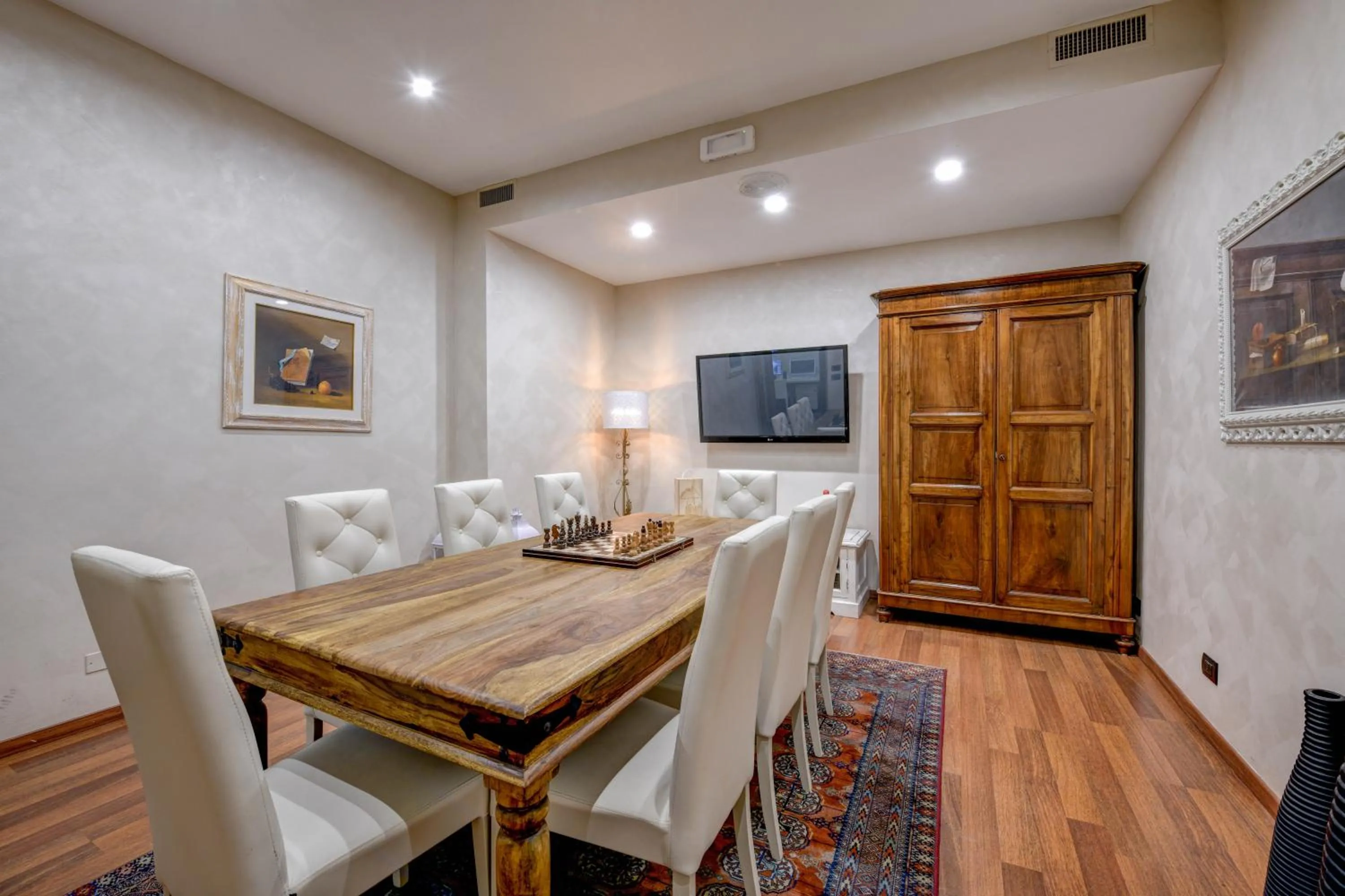 Communal lounge/ TV room in Hotel Europa