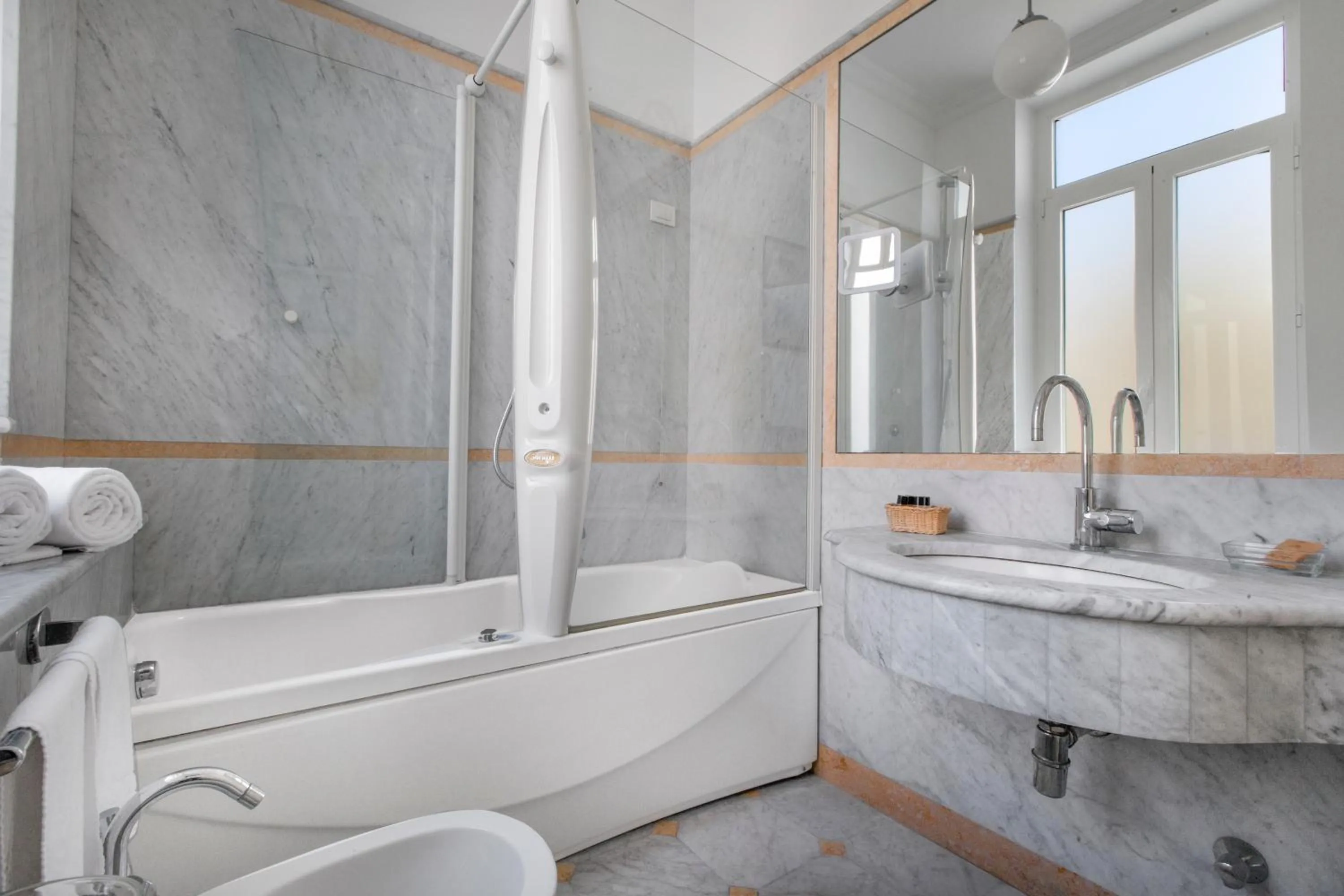 Shower in Relais Villa Savarese