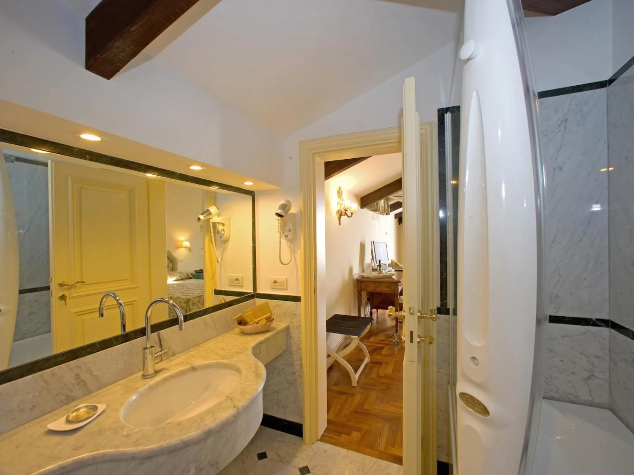 Bathroom in Relais Villa Savarese