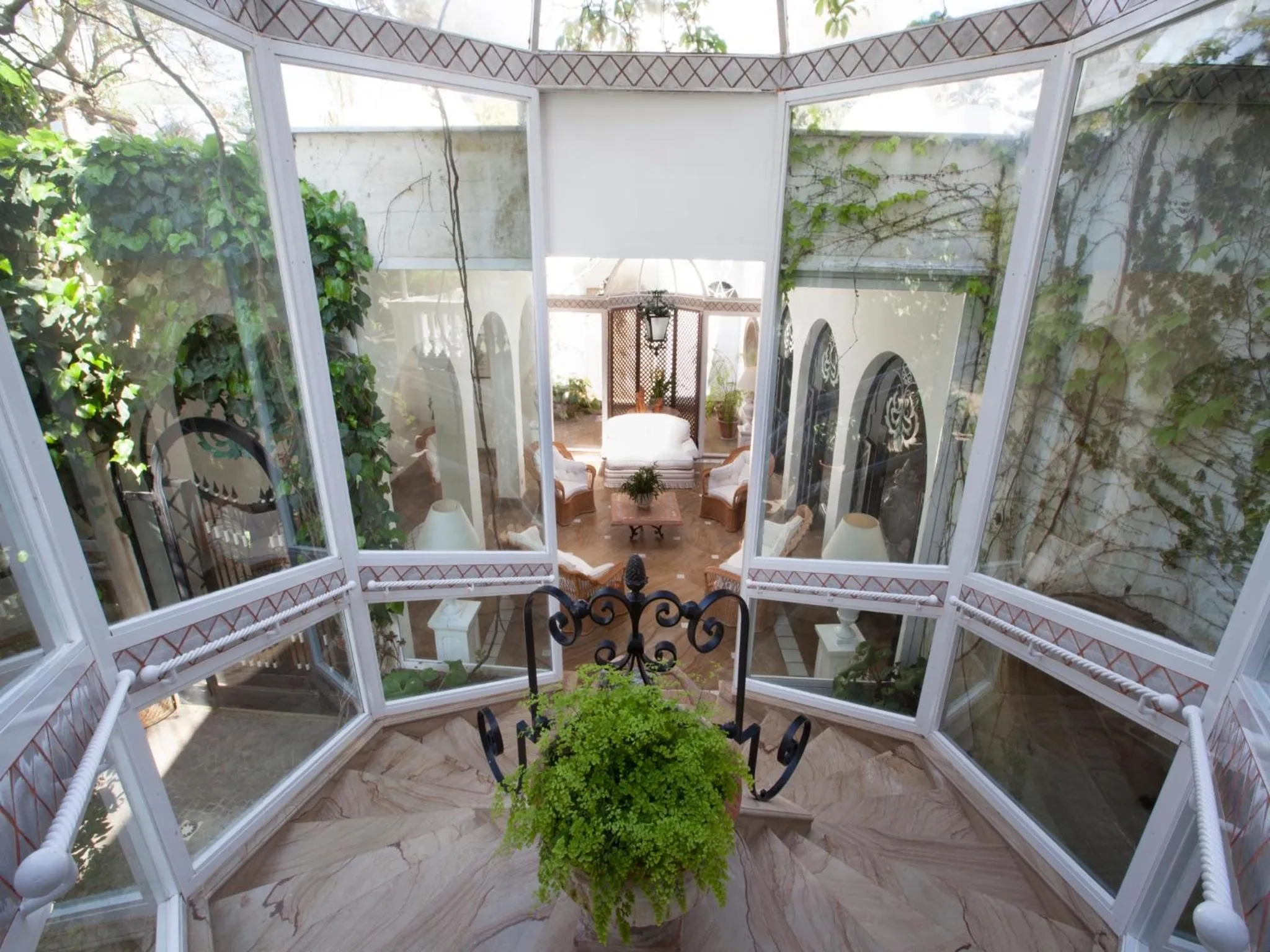 Decorative detail in Relais Villa Savarese