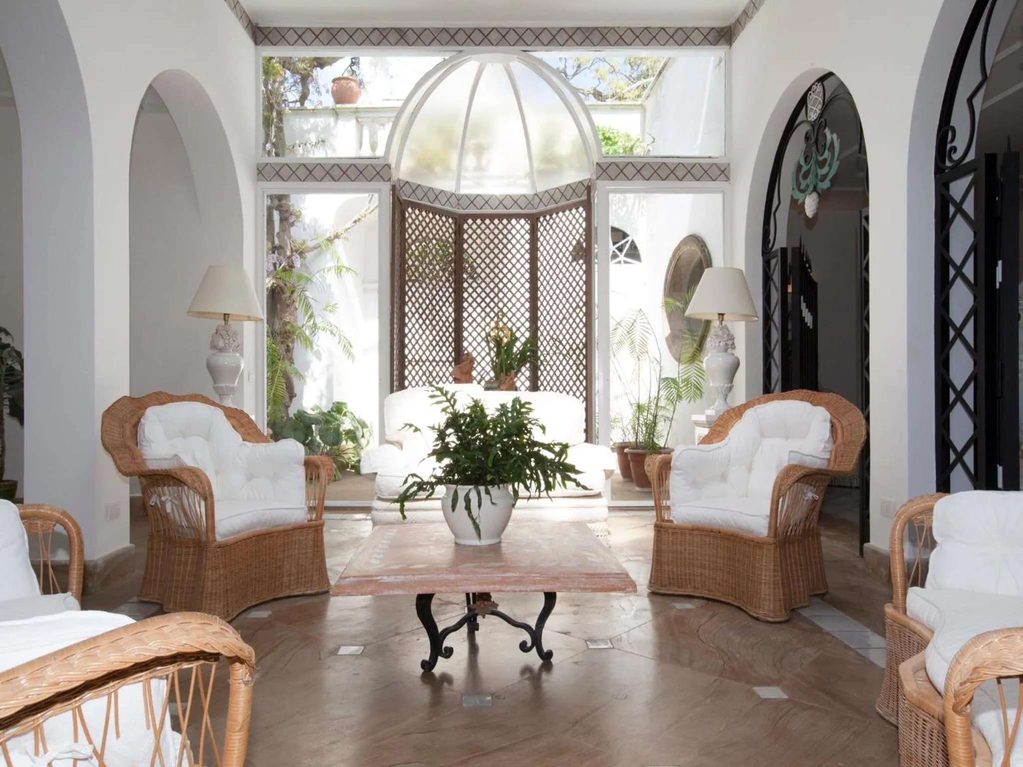 Lounge or bar in Relais Villa Savarese