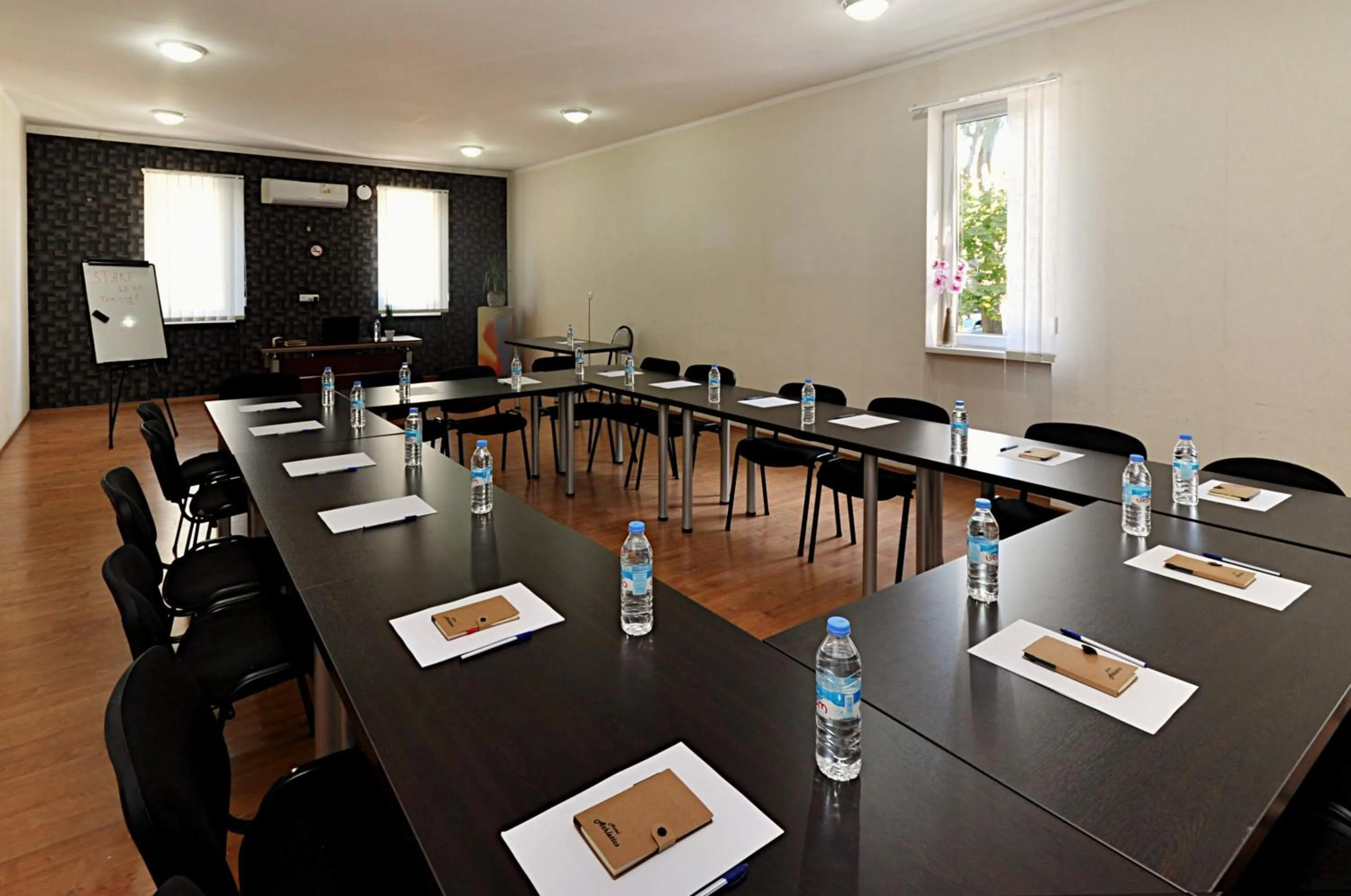 Business facilities in Athletics Hotel