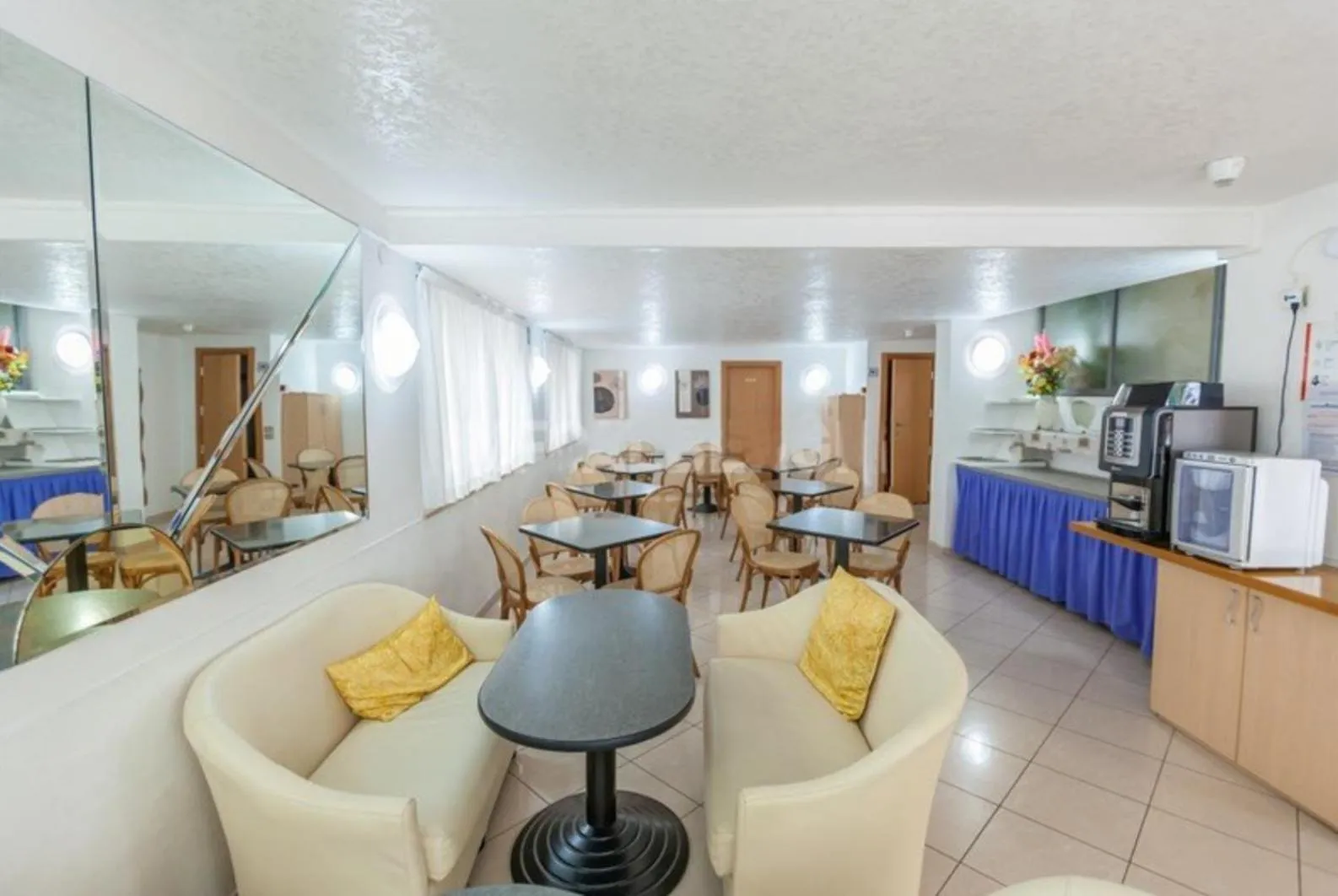 Seating area in Hotel Azzurro