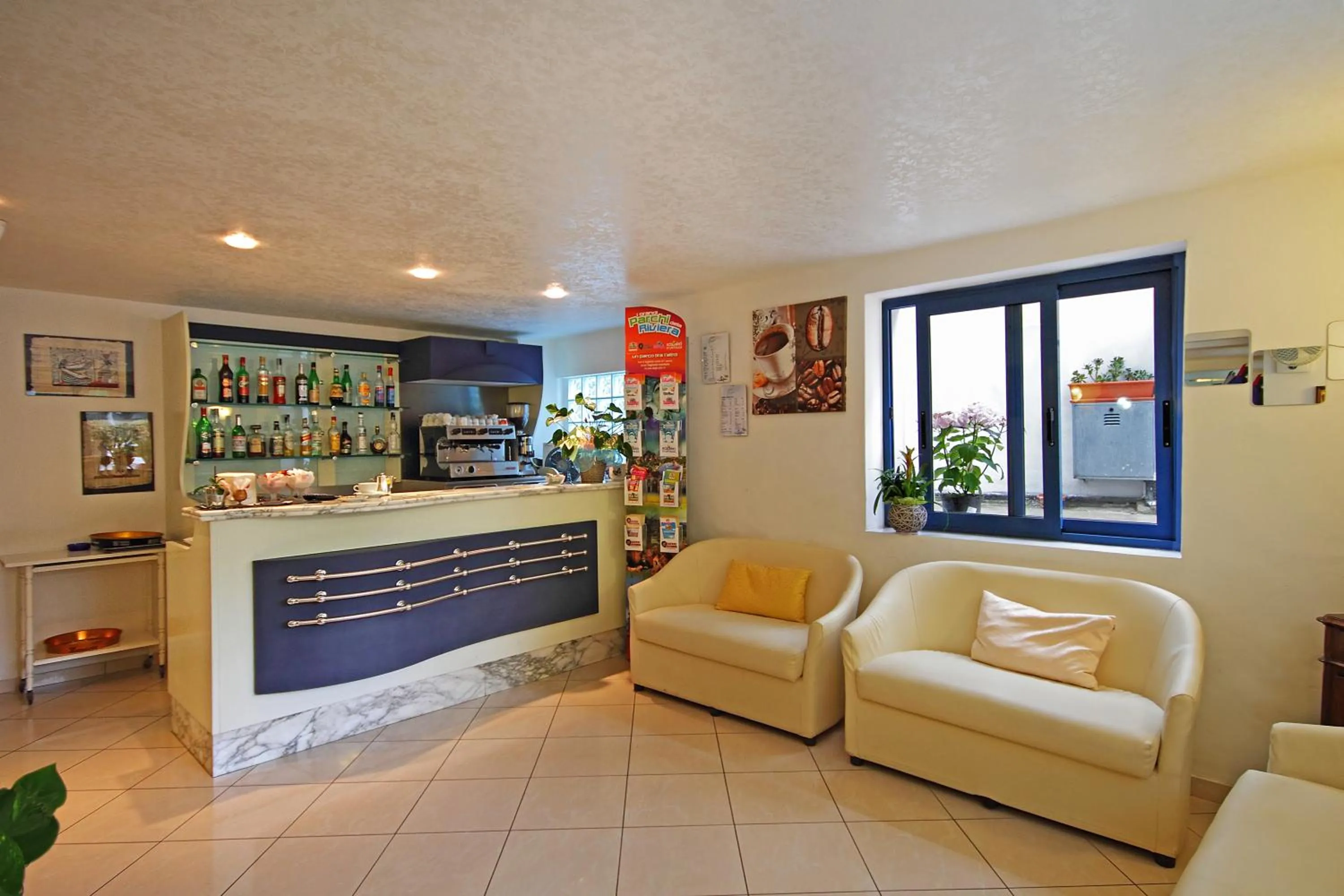 Lounge or bar in Hotel Azzurro
