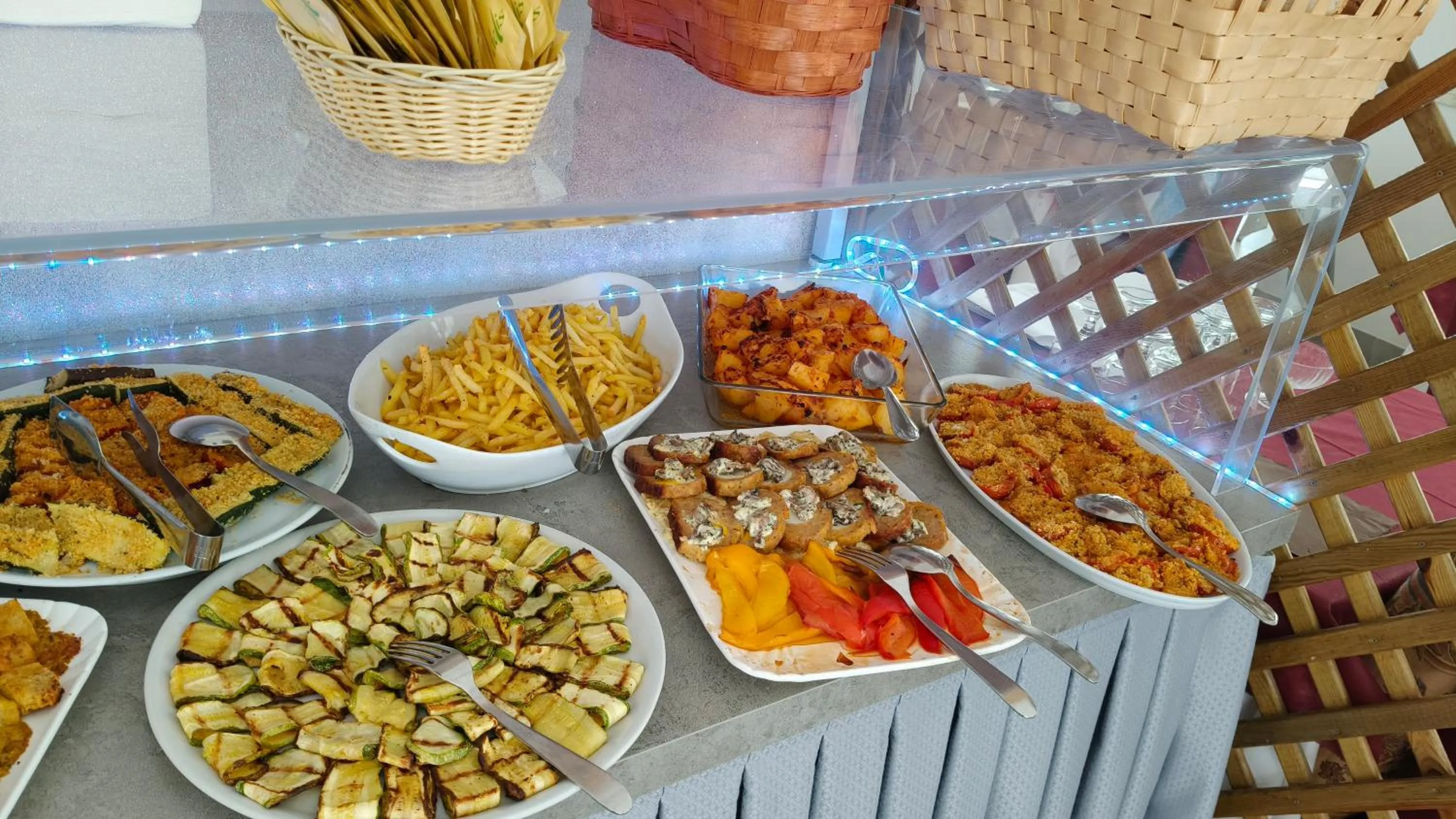 Restaurant/places to eat in Hotel Azzurro