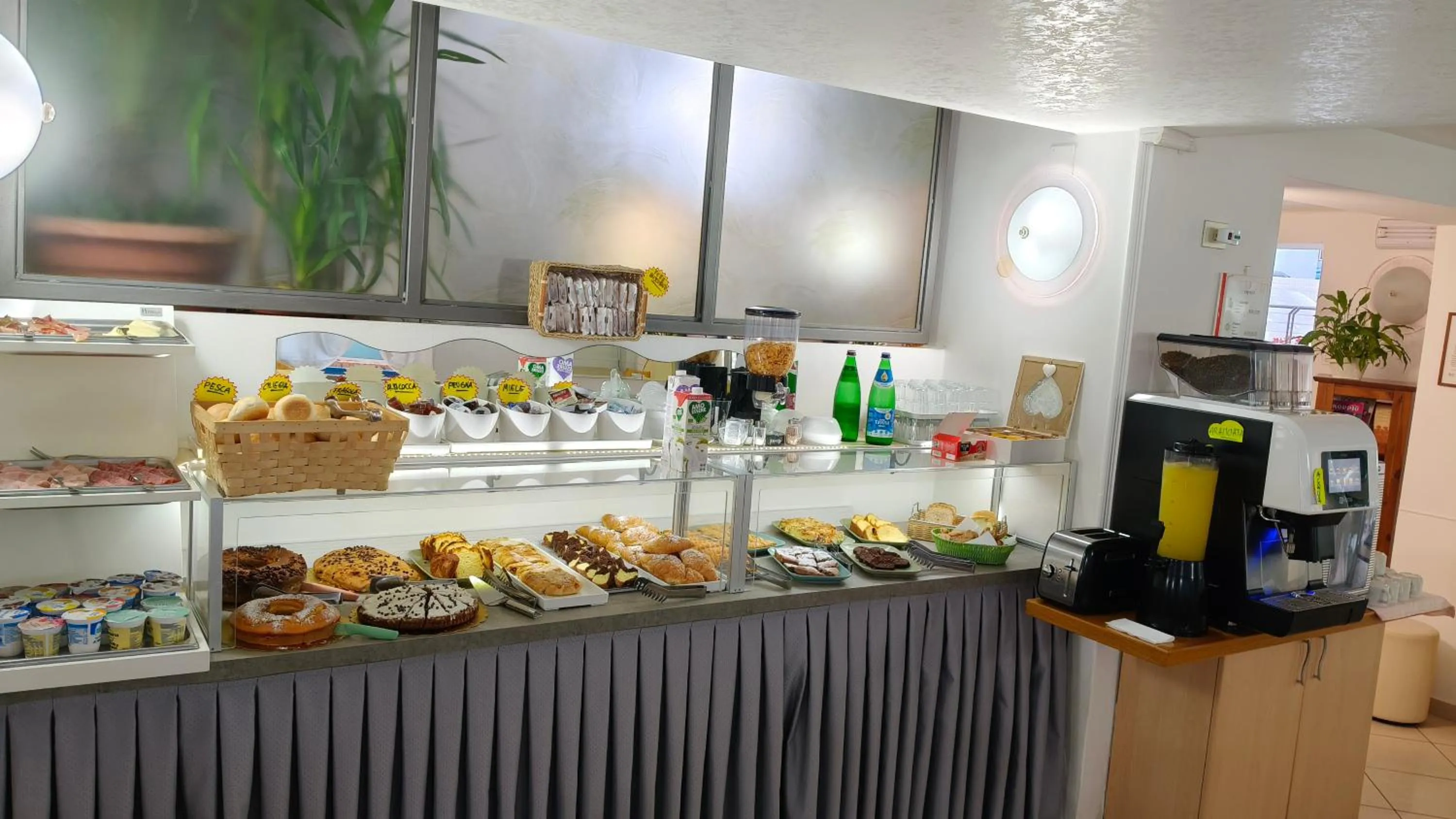 Breakfast in Hotel Azzurro