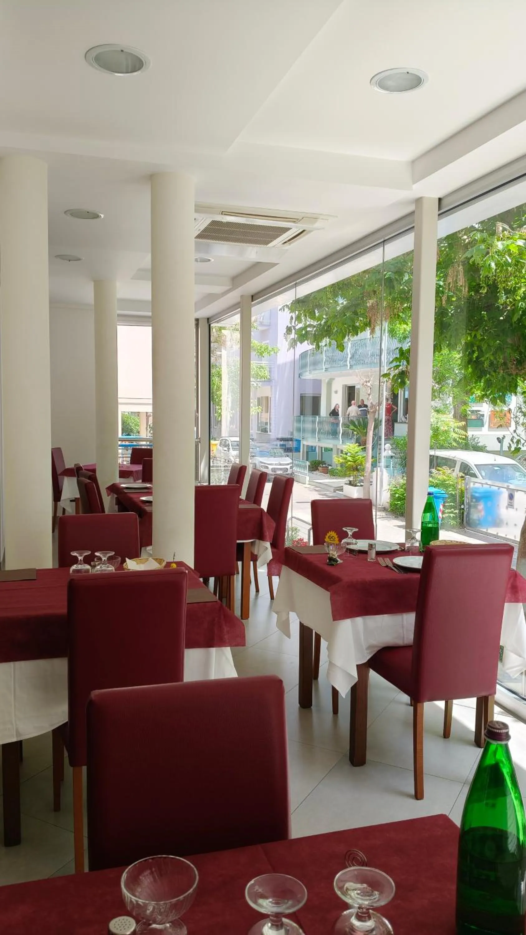 Restaurant/places to eat in Hotel Azzurro