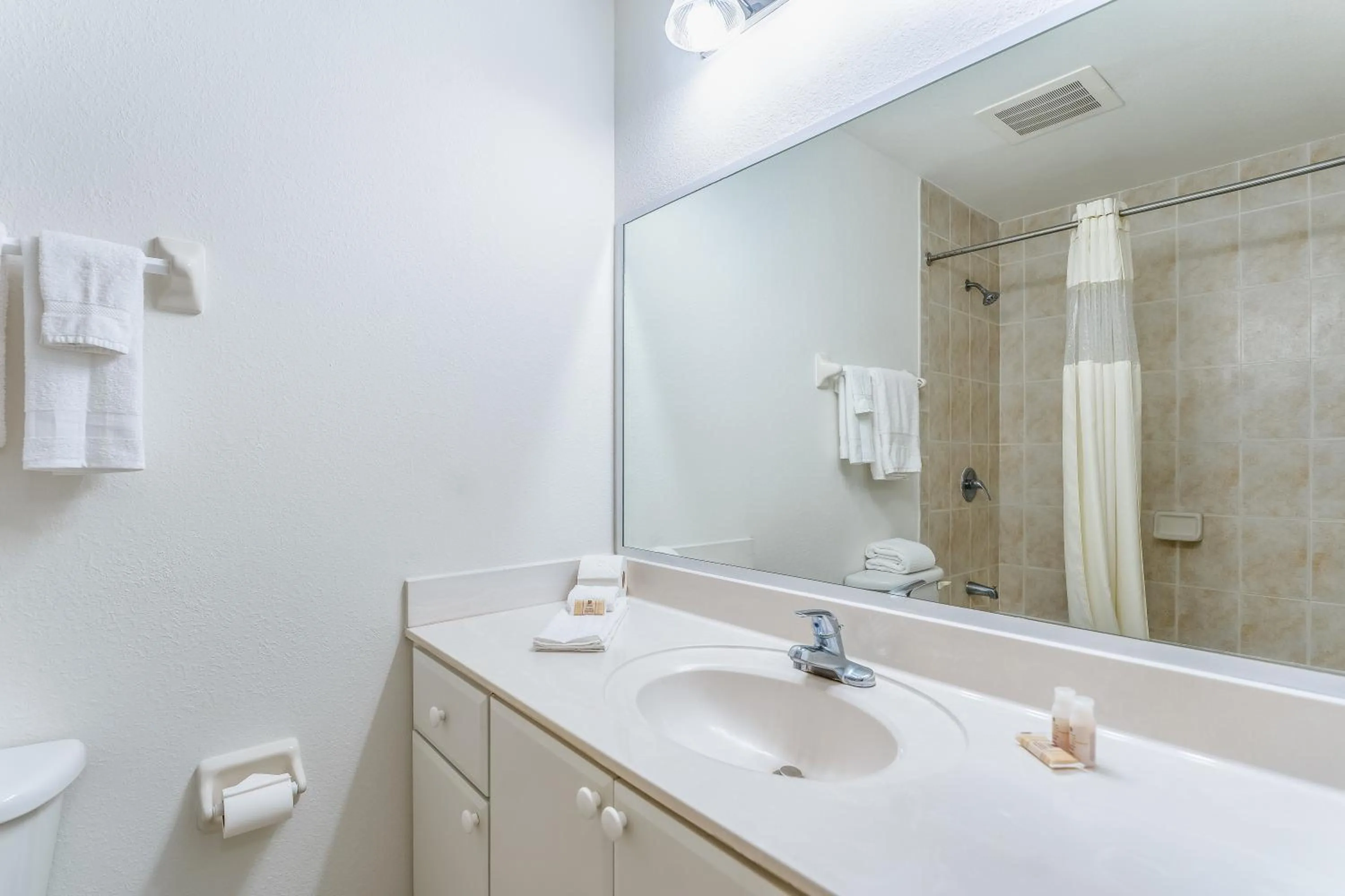 Bathroom in South River Suites