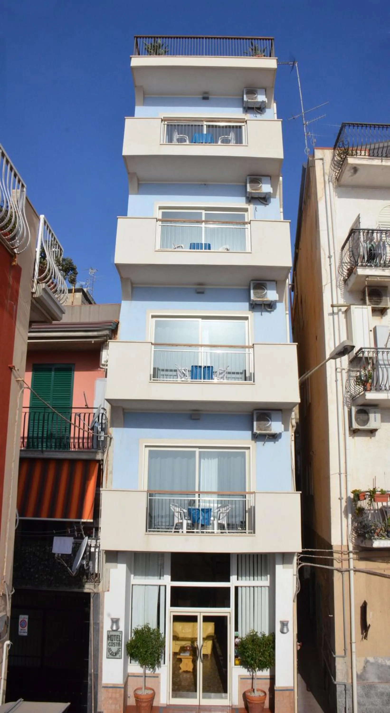 Property building in Costa Azzurra