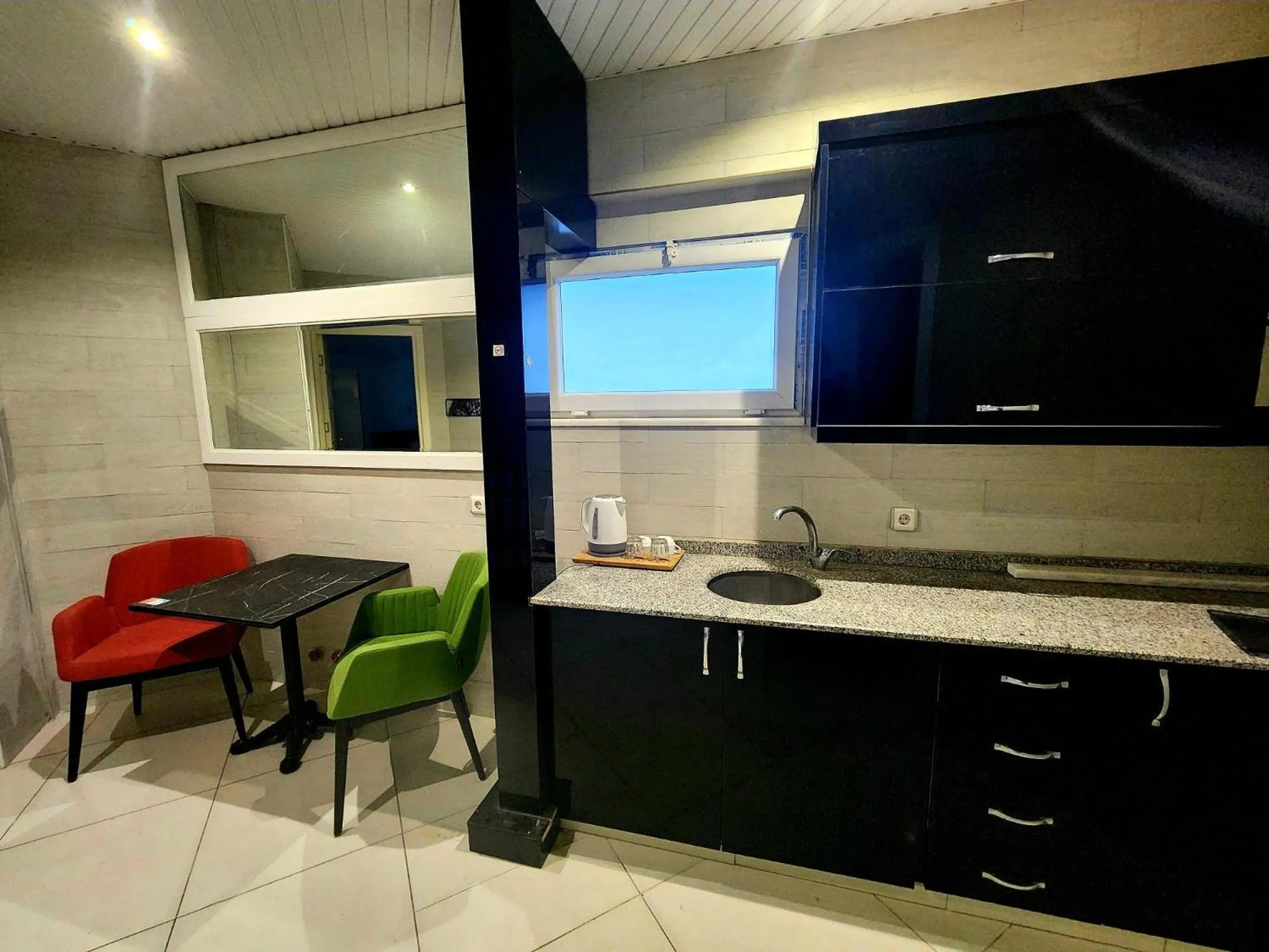 Kitchen or kitchenette in Cleopatra City Hotel Alanya