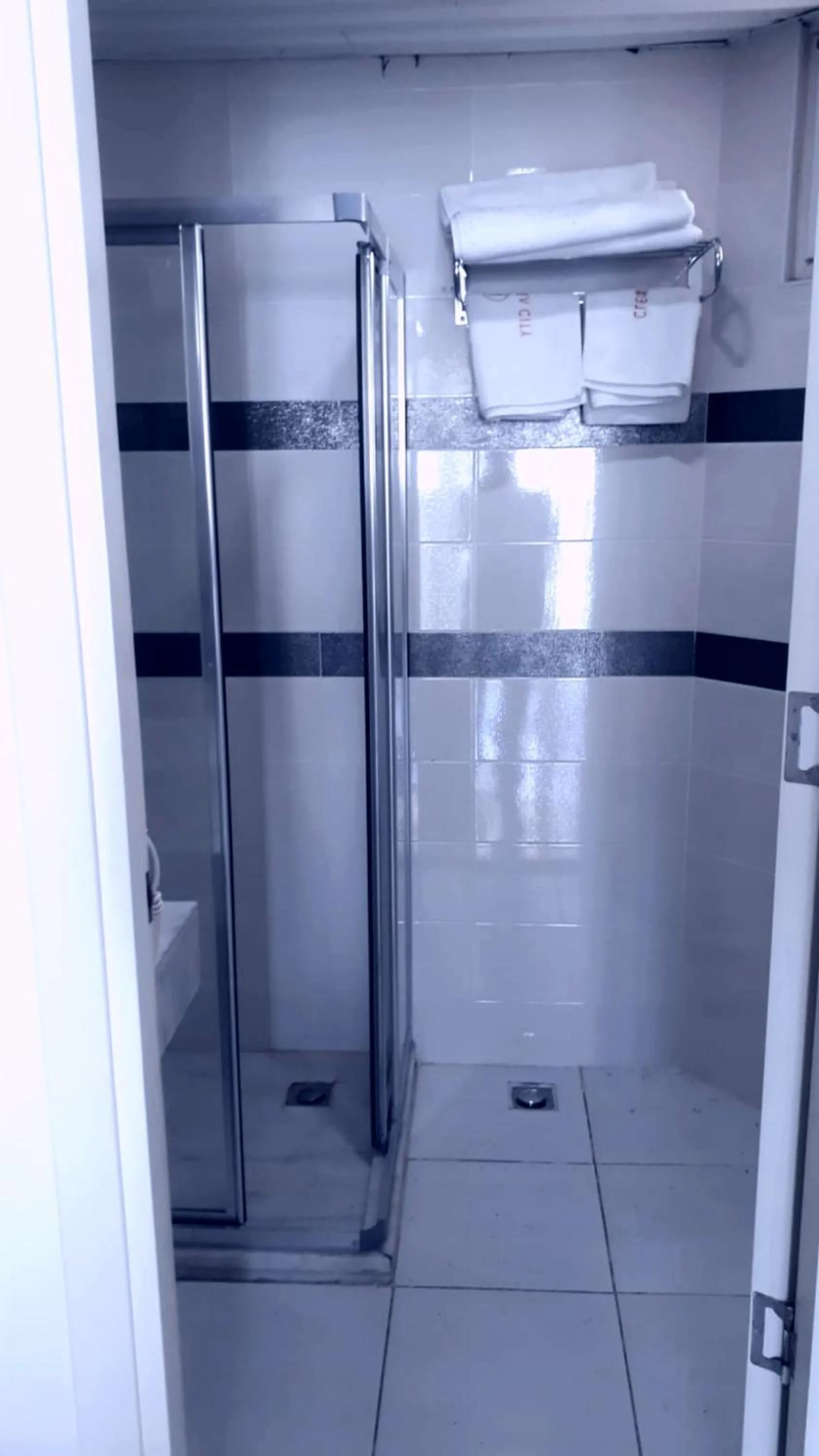 Shower in Cleopatra City Hotel Alanya