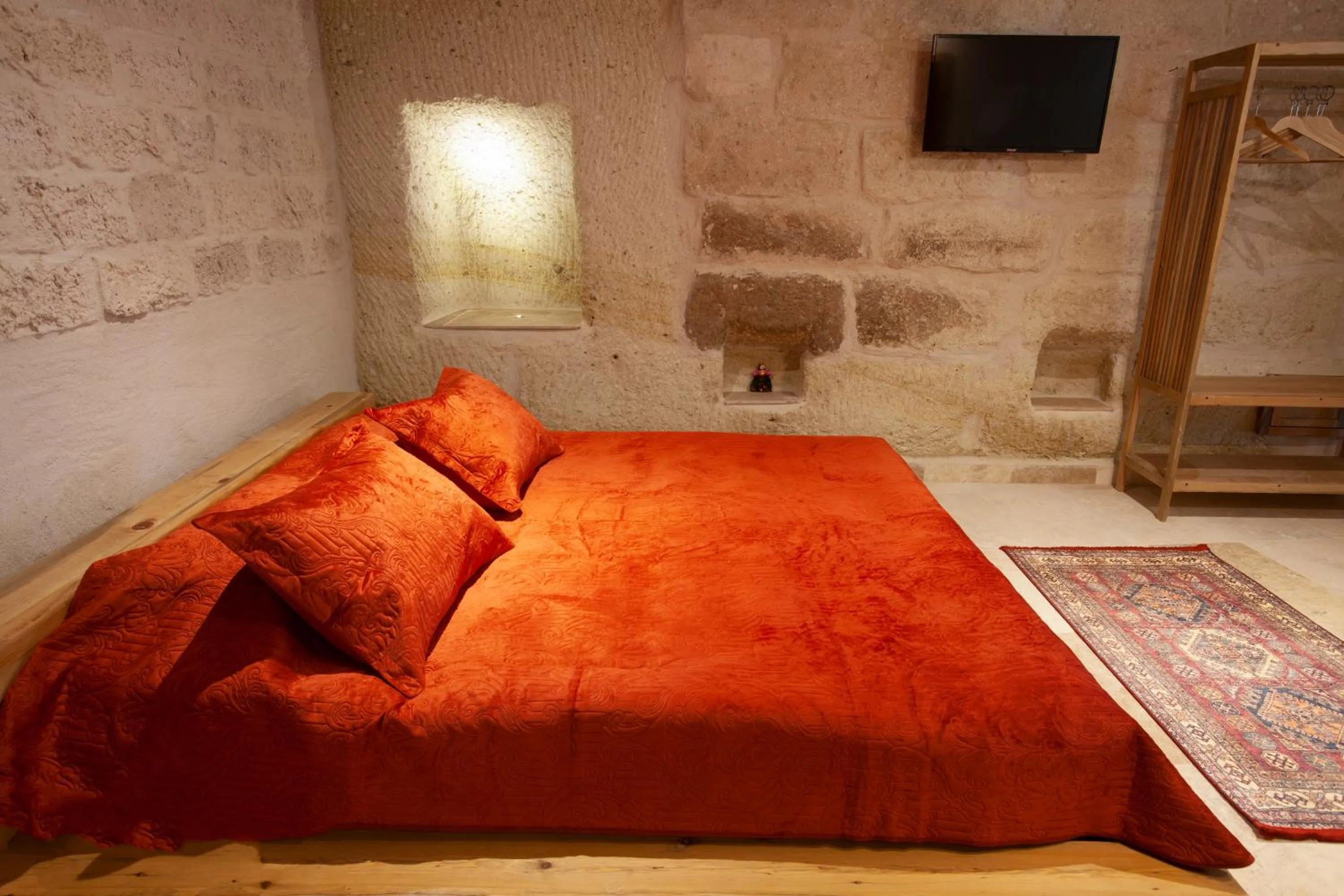 Bedroom, Bed in Narcissos Cave