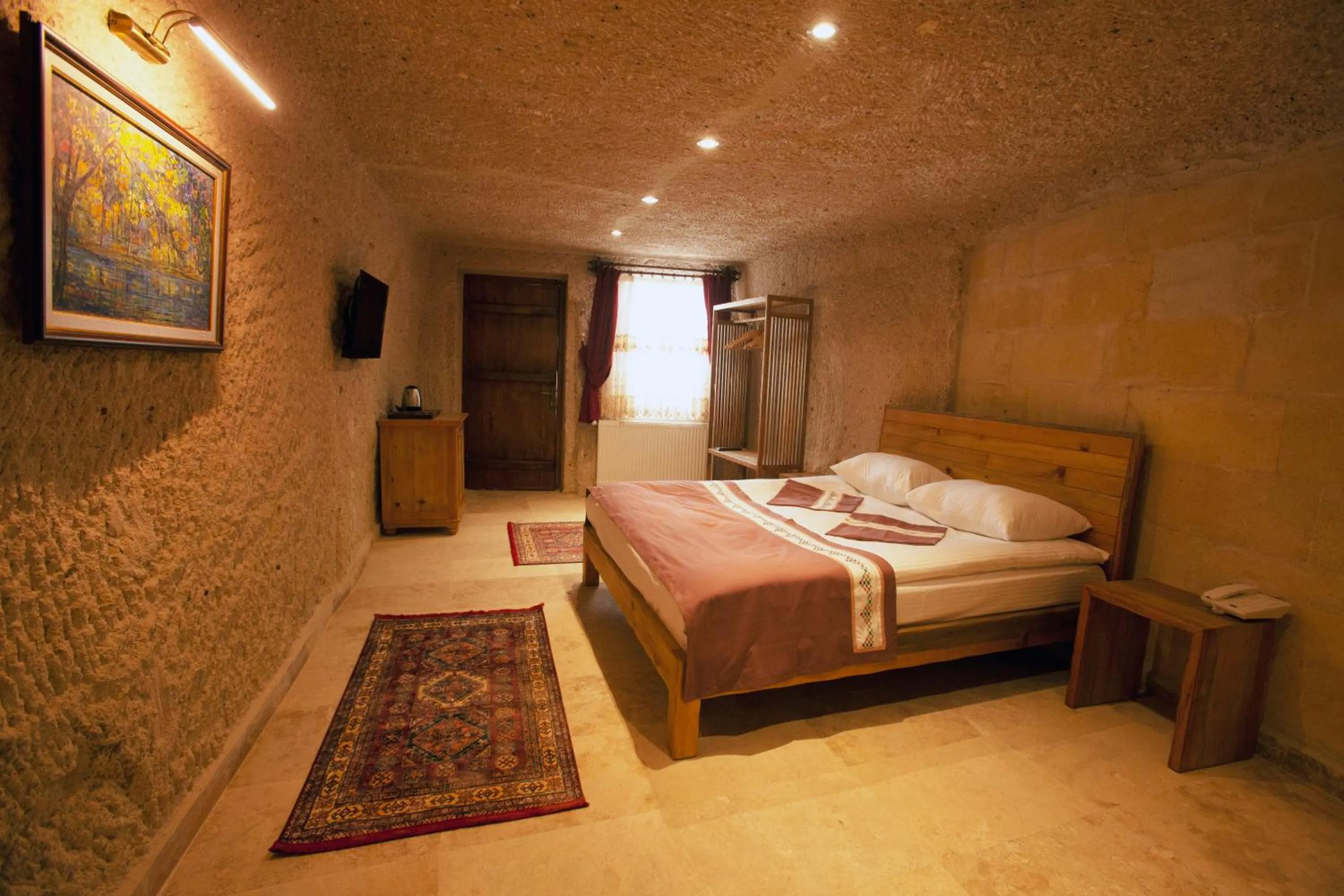 Bedroom, Bed in Narcissos Cave