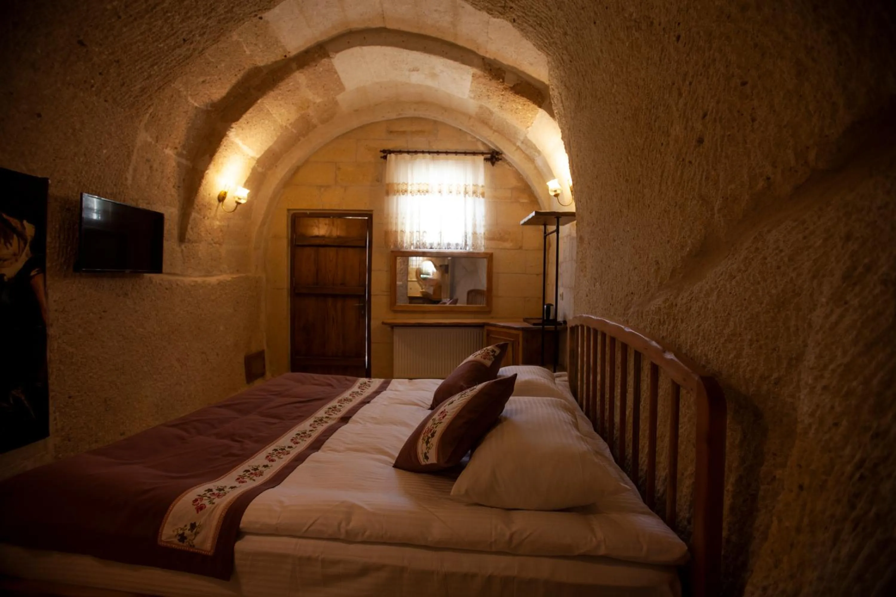 Bed in Narcissos Cave