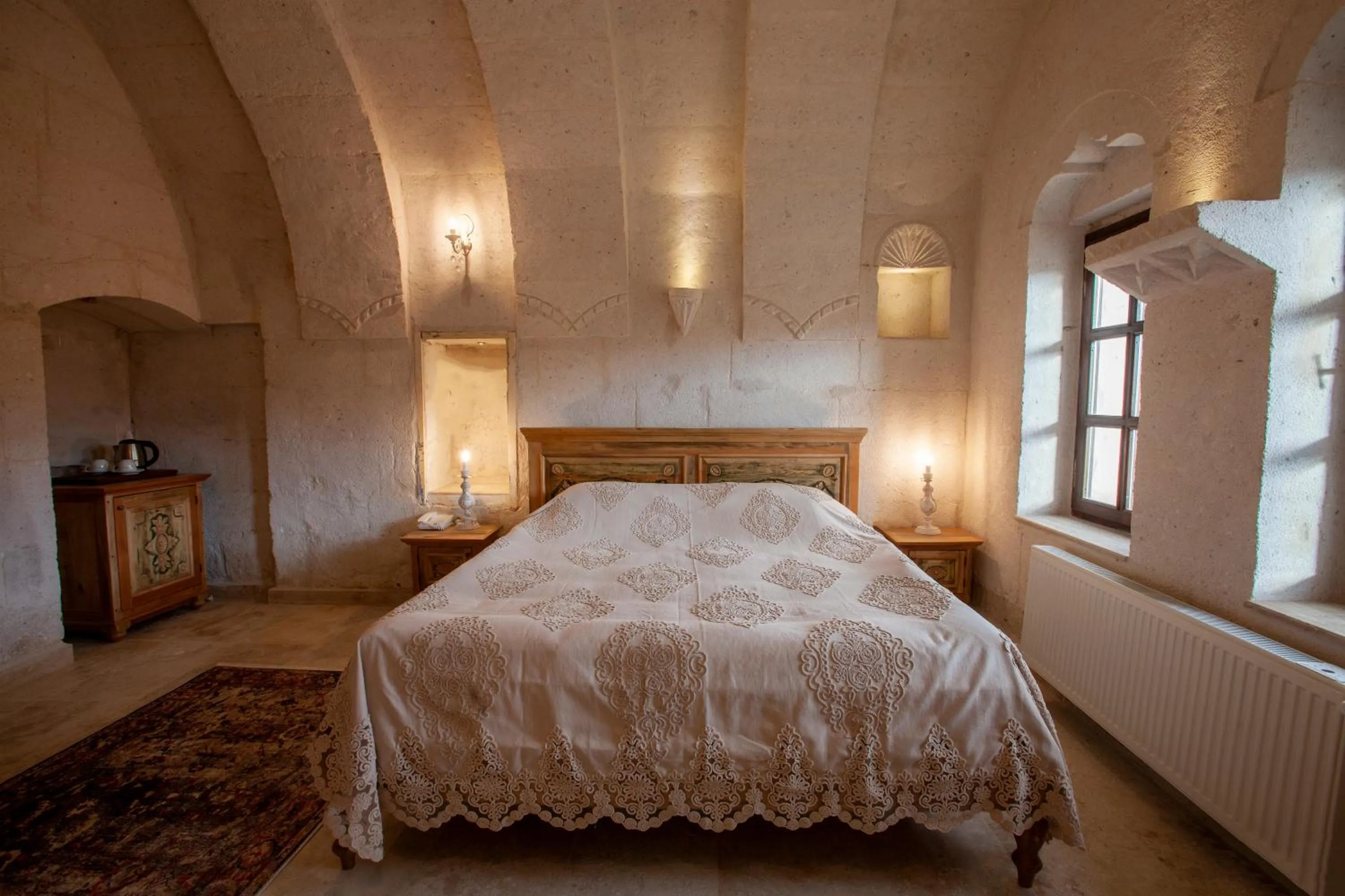 Bedroom, Bed in Narcissos Cave