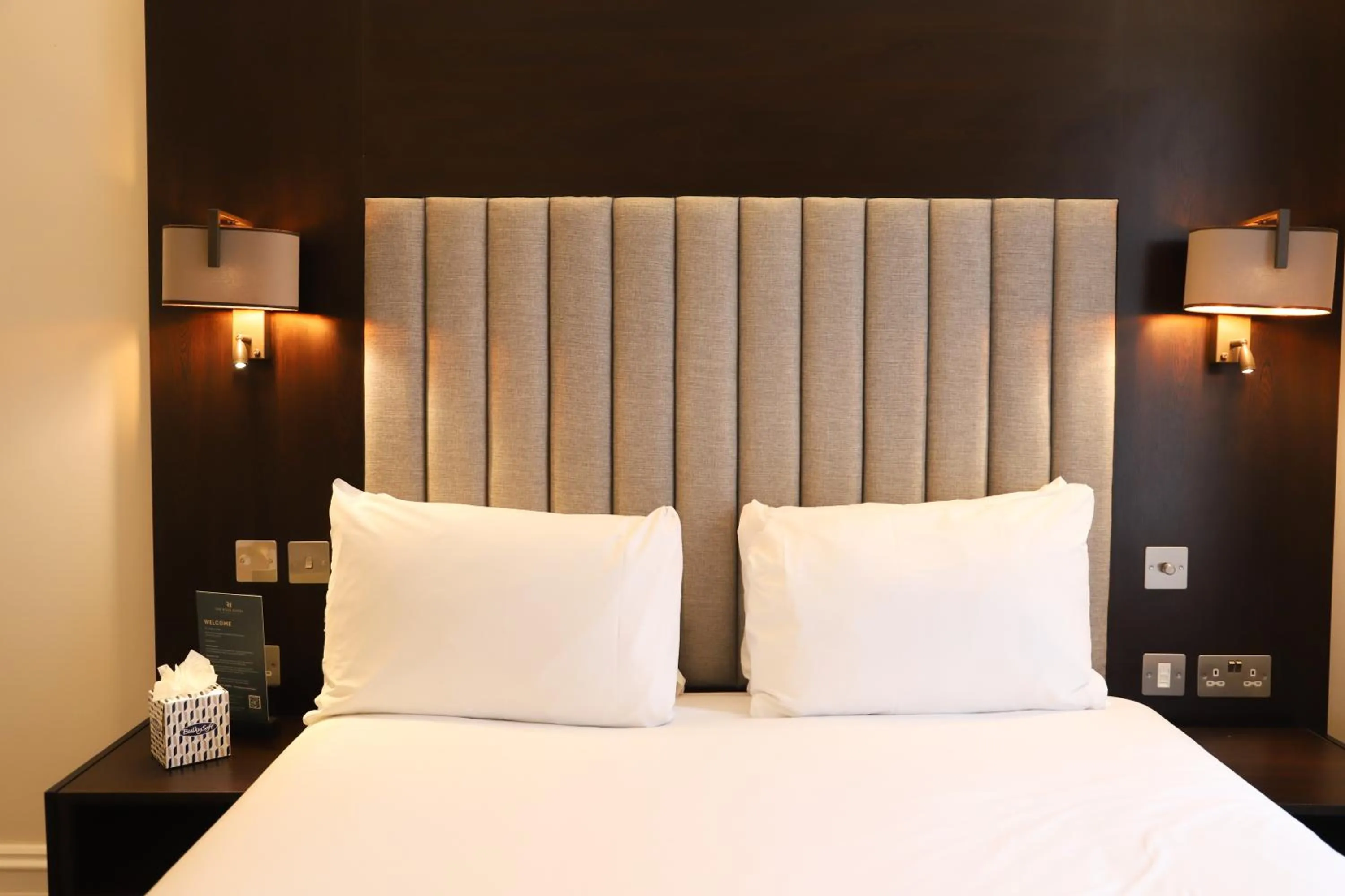 Bedroom, Bed in Rove Hotel London Paddington