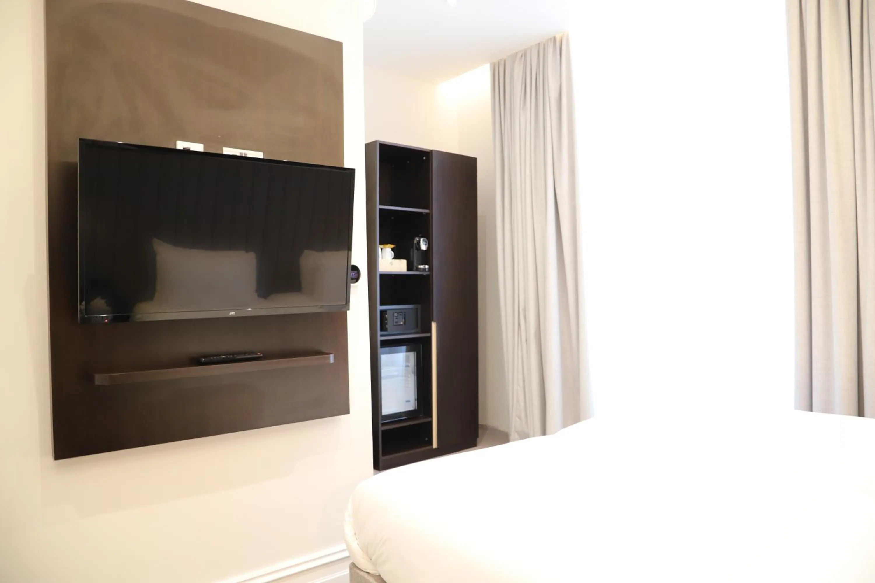 Bedroom, Bed in Rove Hotel London Paddington