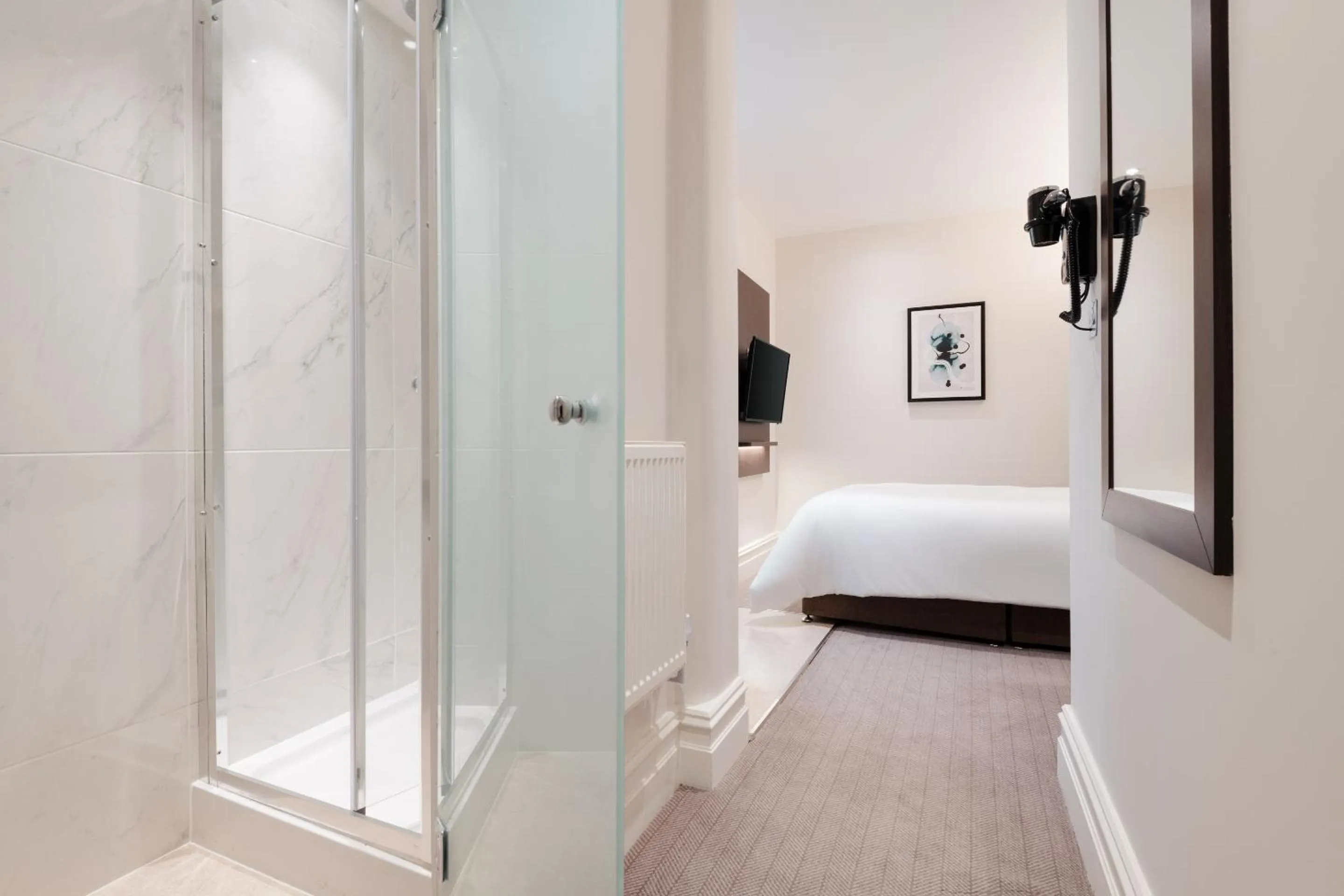 Bedroom, Bed in Rove Hotel London Paddington