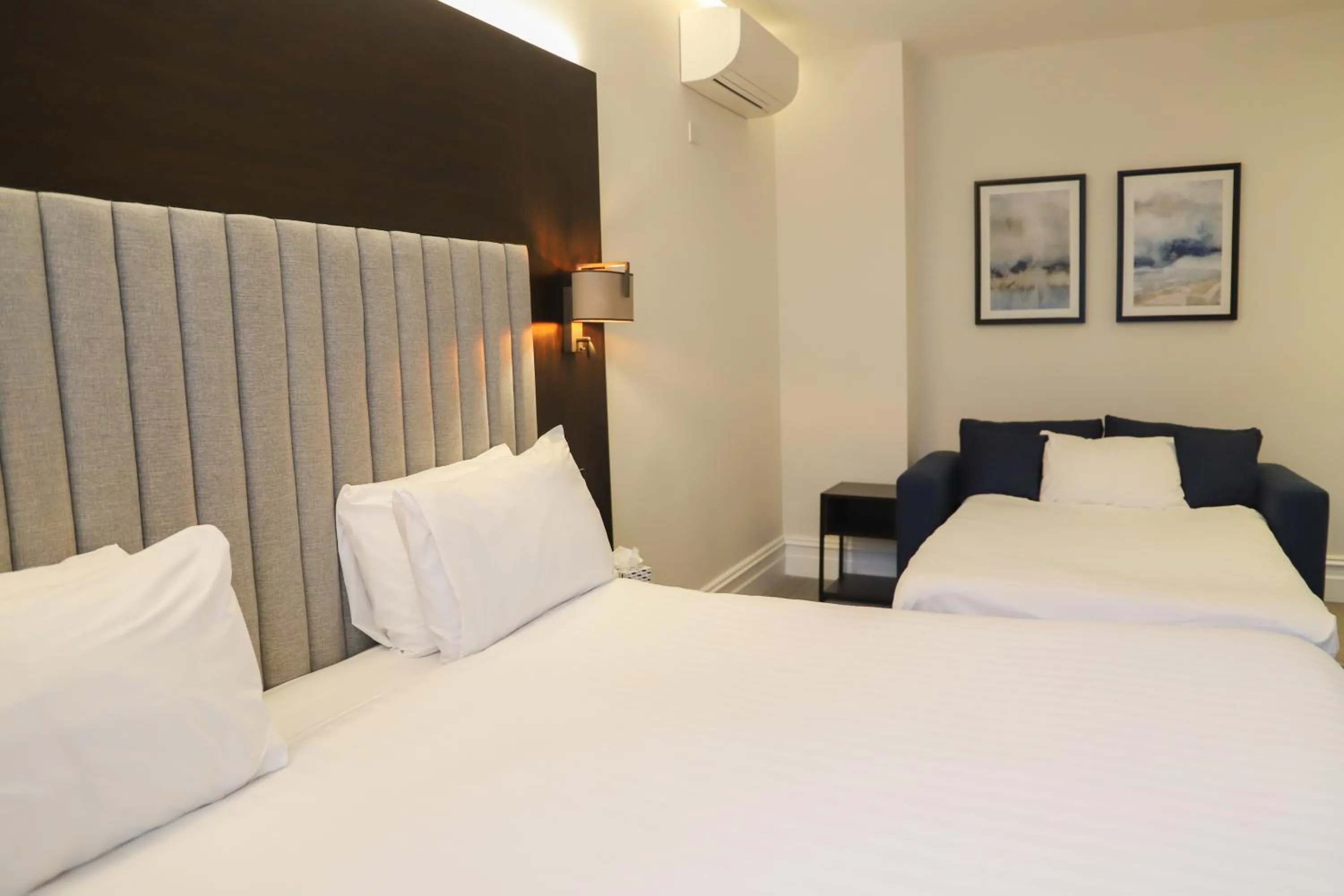 Bedroom, Bed in Rove Hotel London Paddington