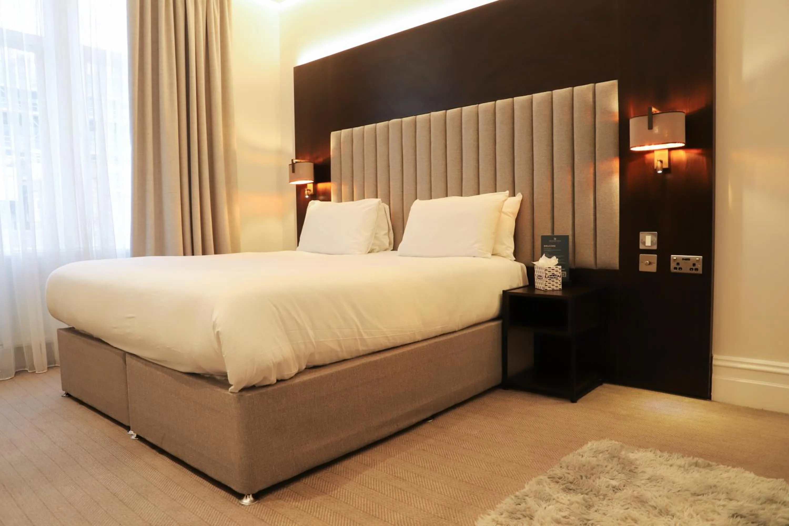 Photo of the whole room, Bed in Rove Hotel London Paddington