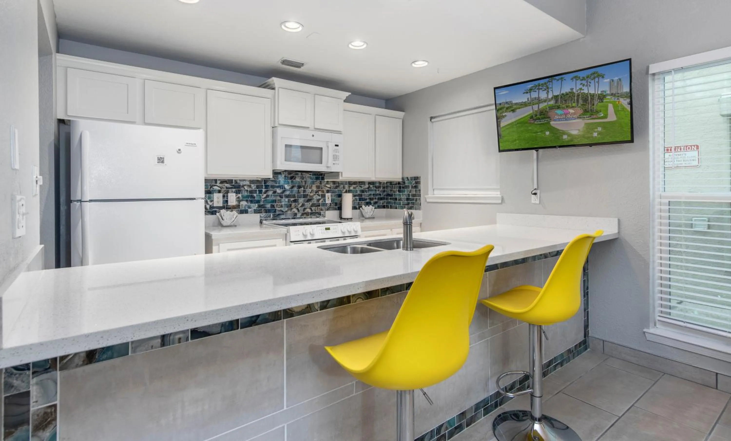 Kitchen or kitchenette in SPI Beach Condo - Just a block away to Paradise