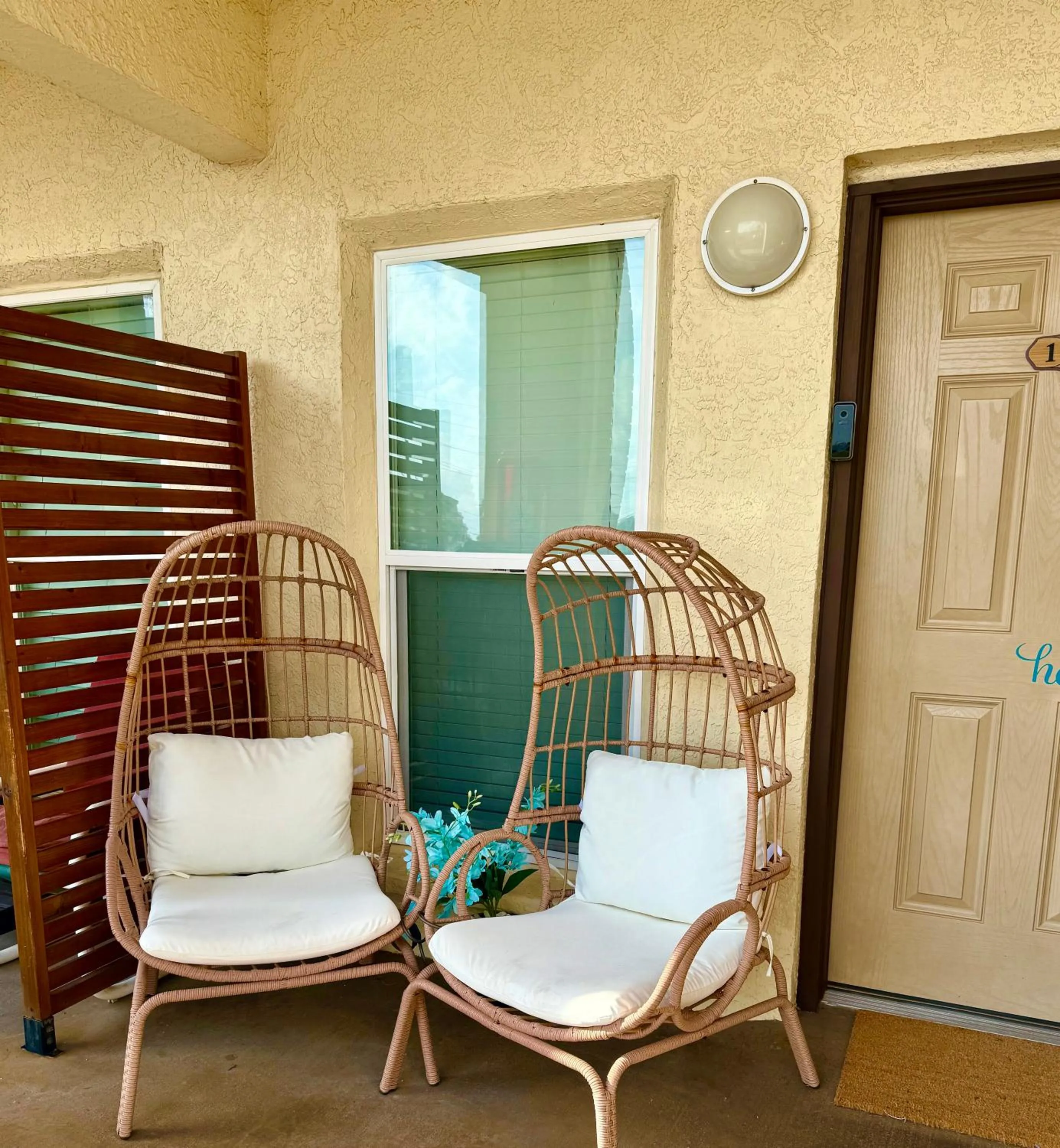 SPI Beach Condo - Just a block away to Paradise