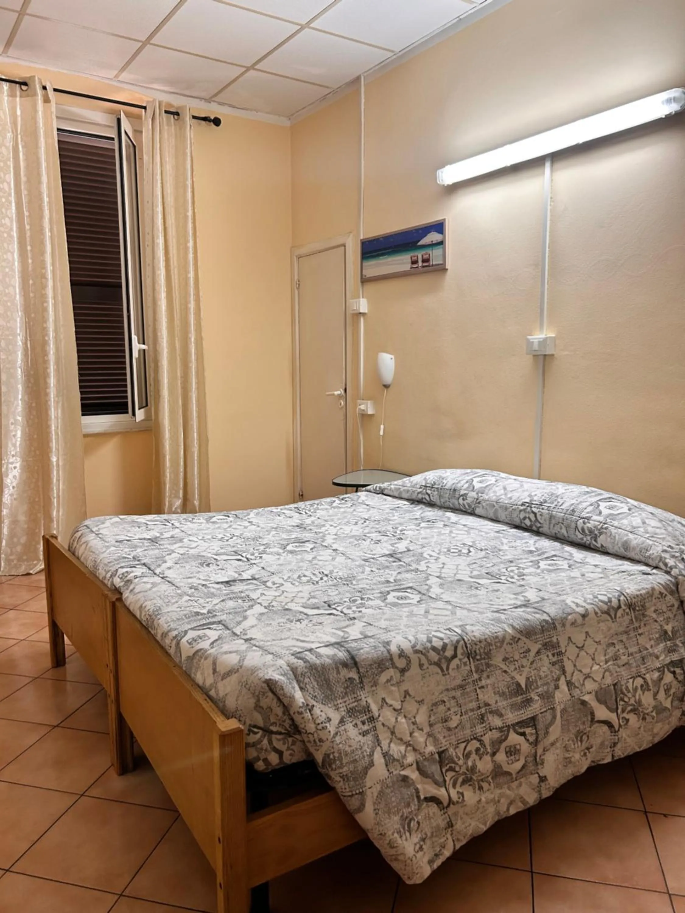 Bedroom, Bed in Albergo fiorita