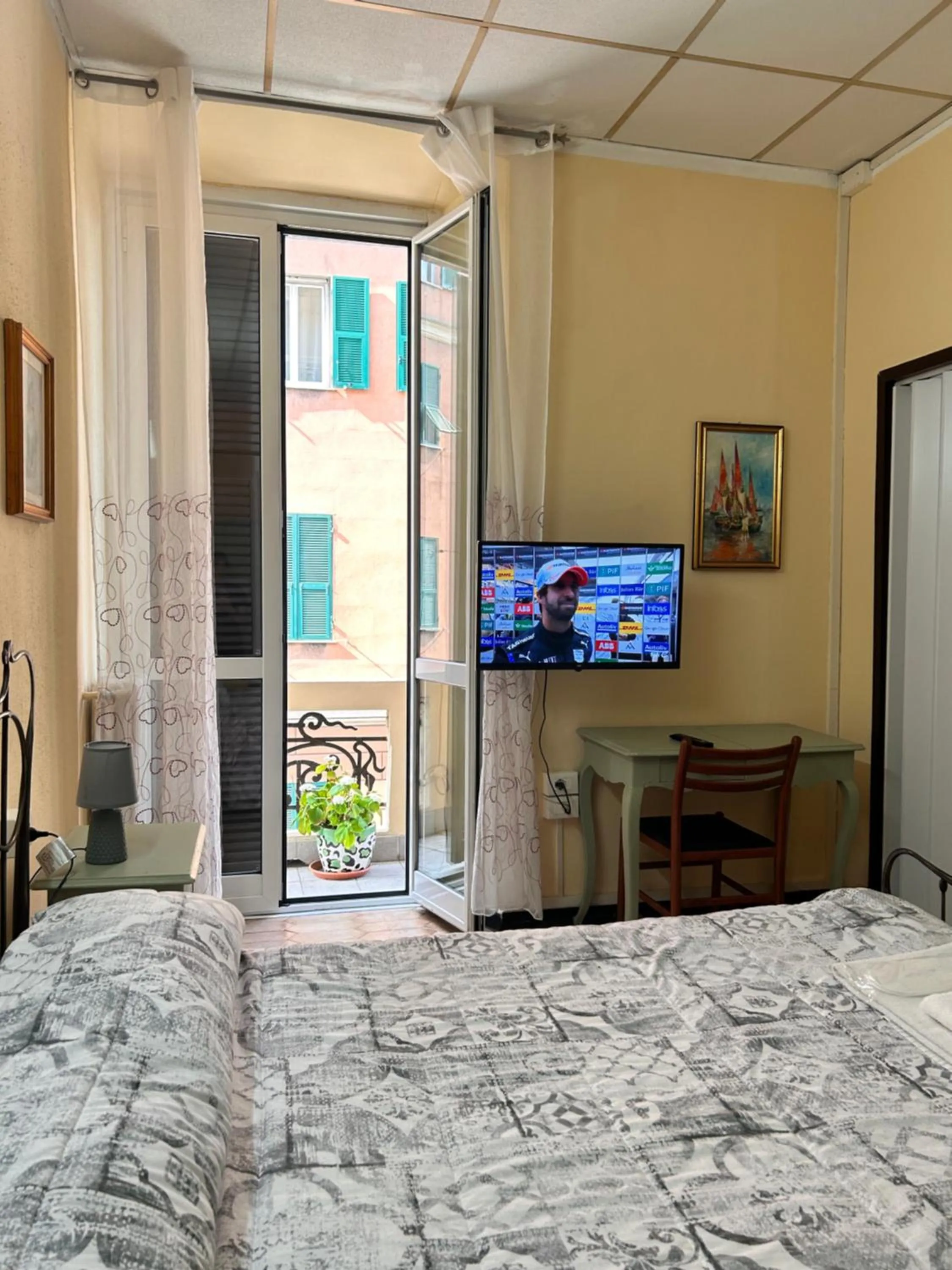 Bedroom, Bed in Albergo fiorita