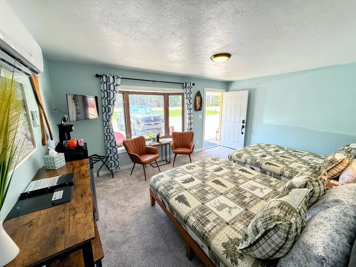 Bed in Hillcrest Motel