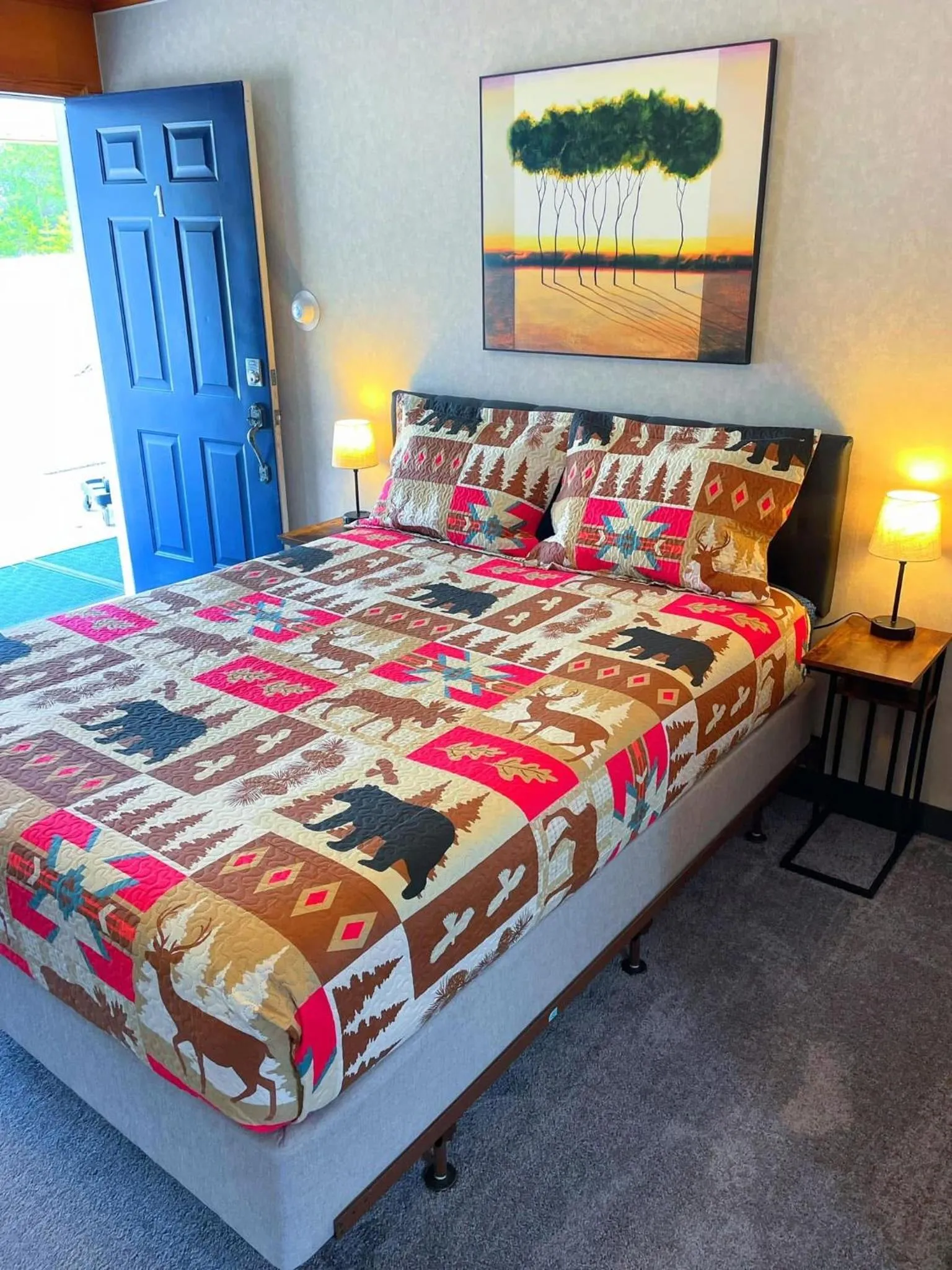 Bed in Hillcrest Motel