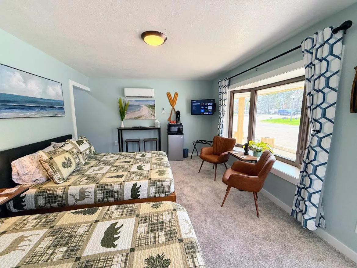 Bed in Hillcrest Motel