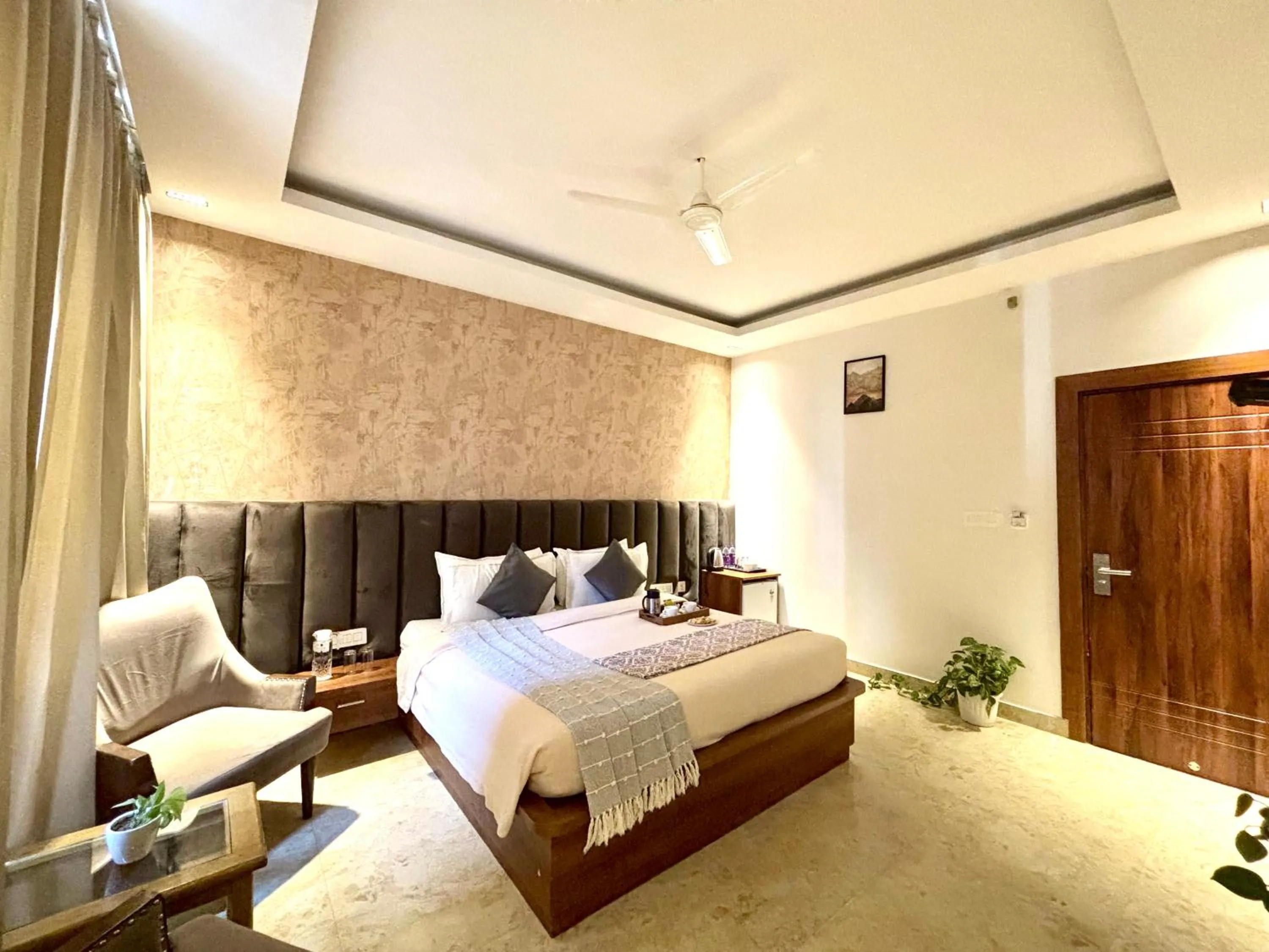 Seating area, Bed in Vyom Boutique Hotel Rishikesh