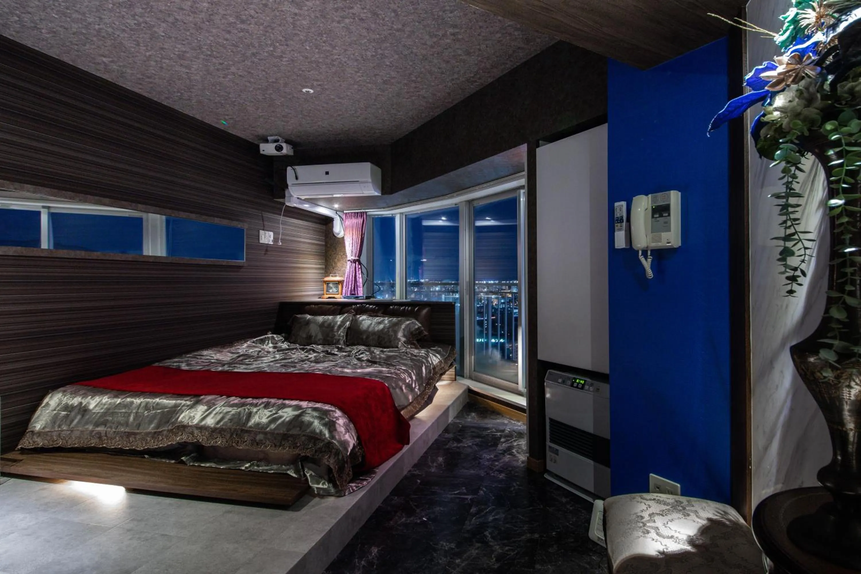 Bed in Meteor Shower