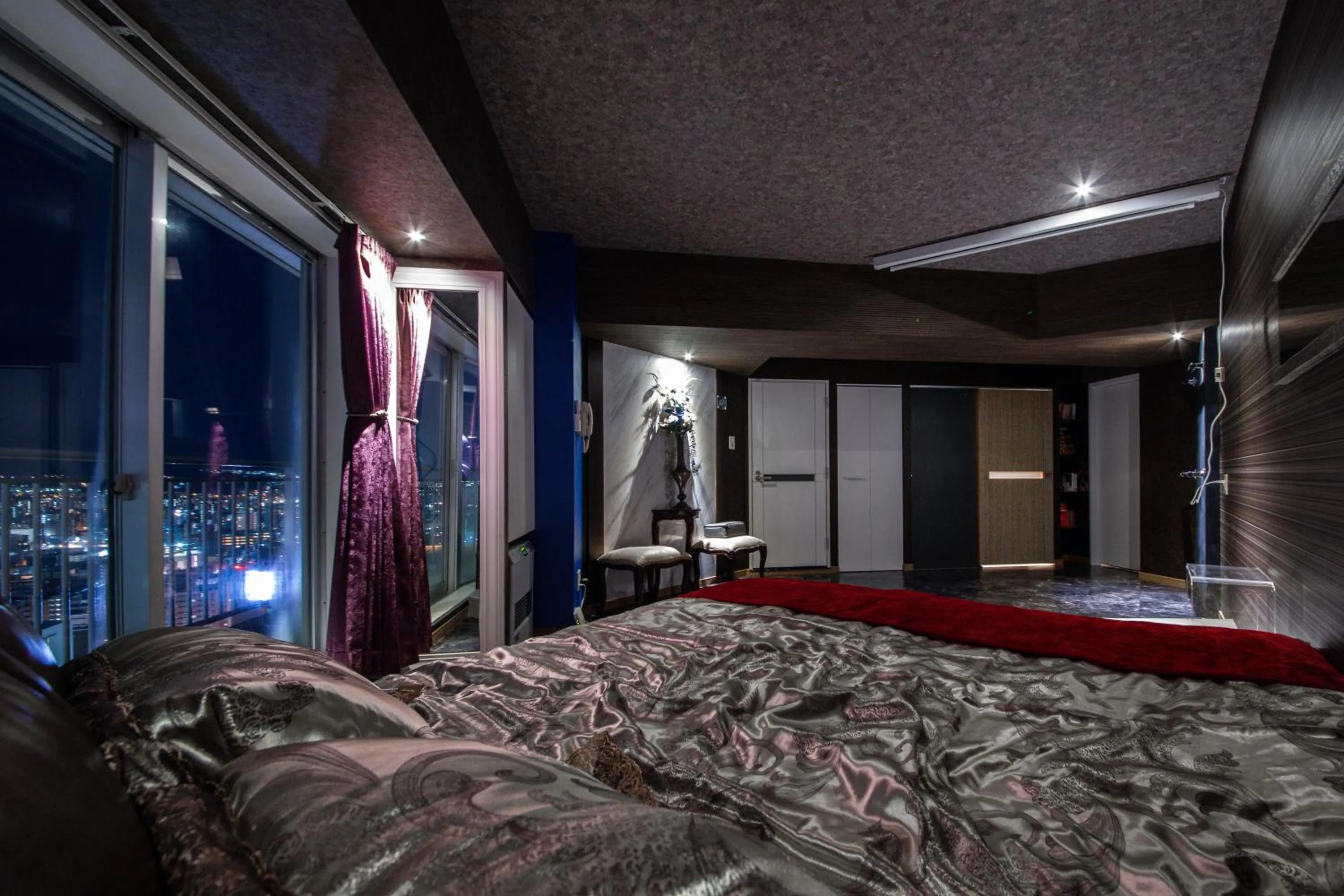 Bed in Meteor Shower