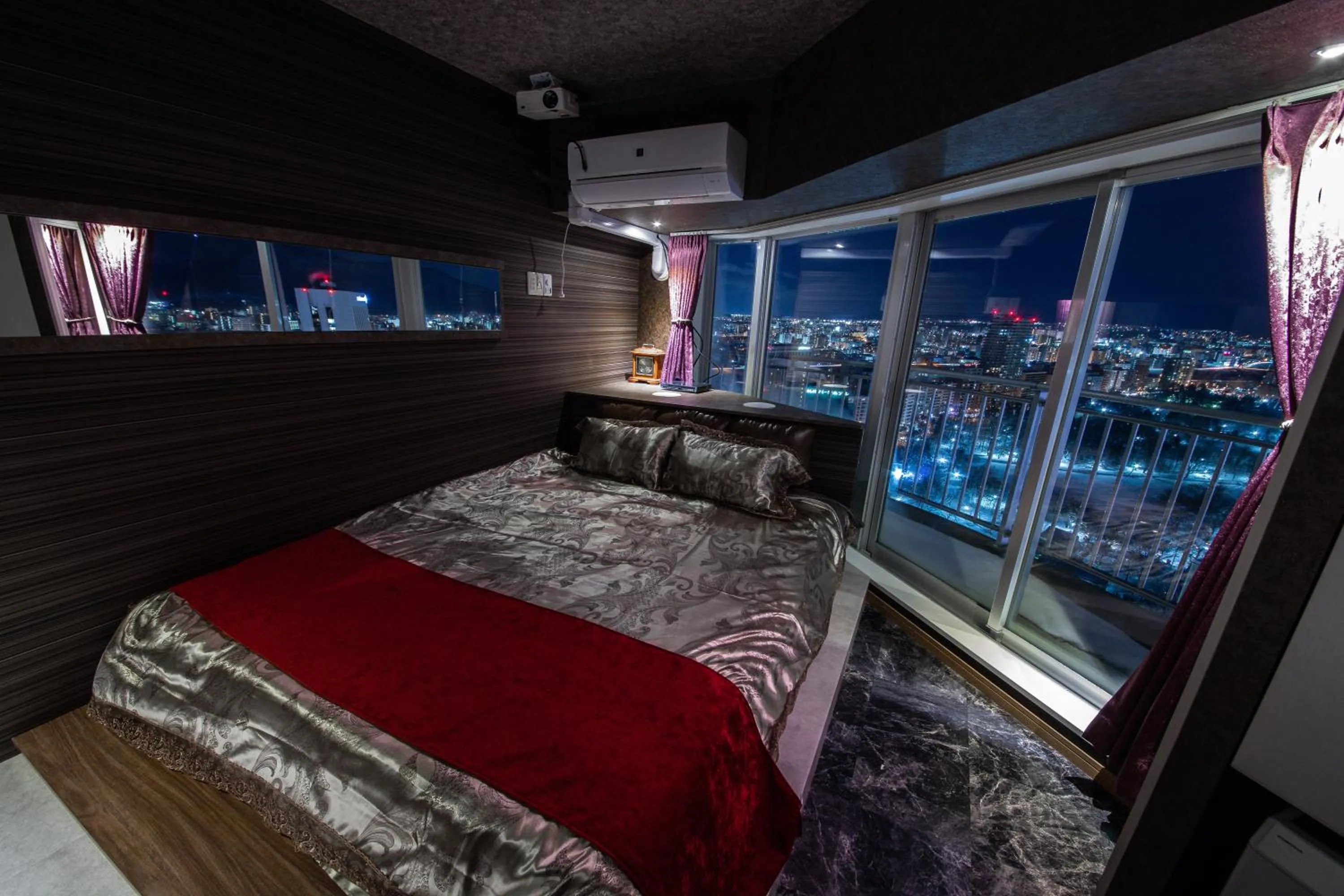 Bed in Meteor Shower
