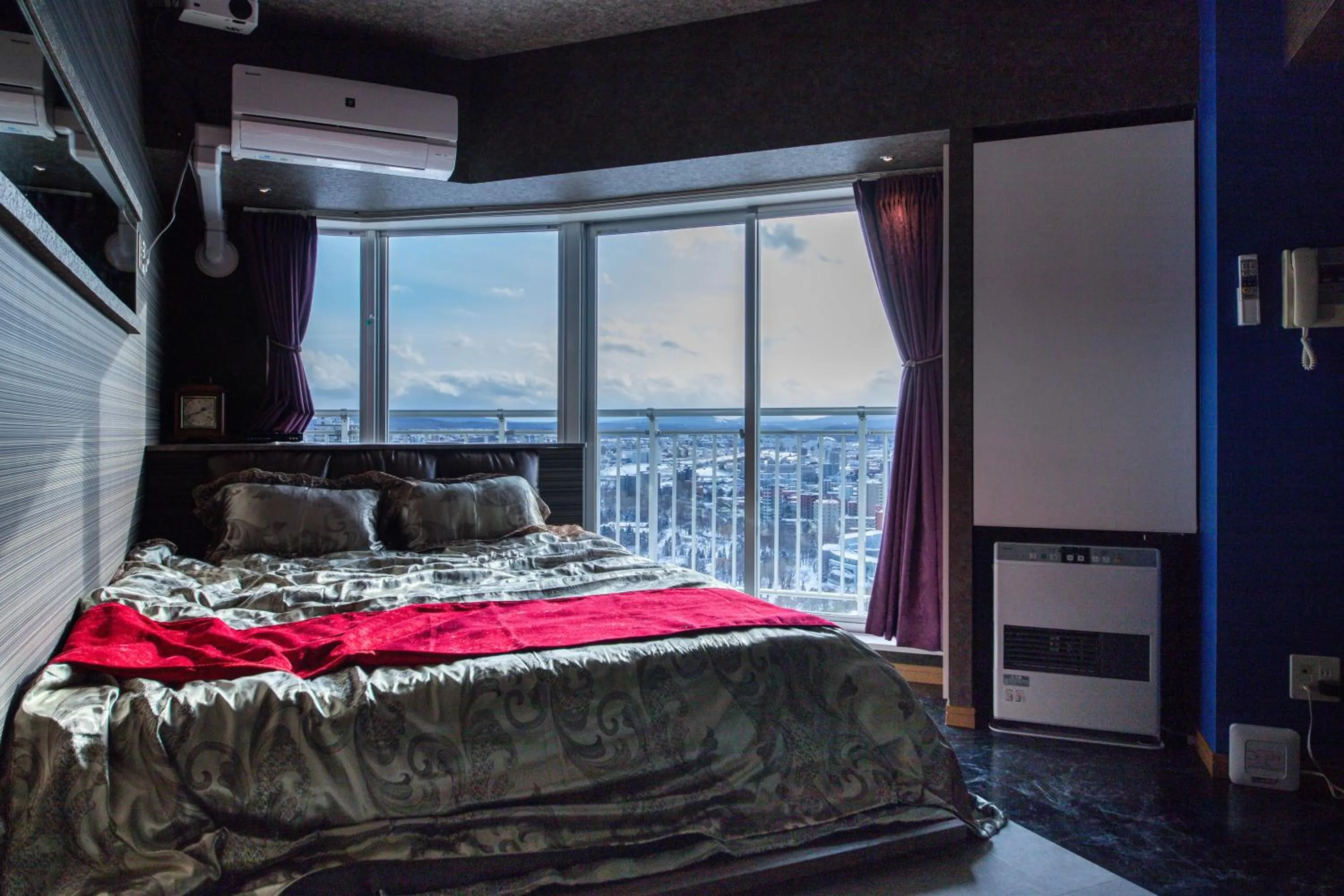 Bed in Meteor Shower