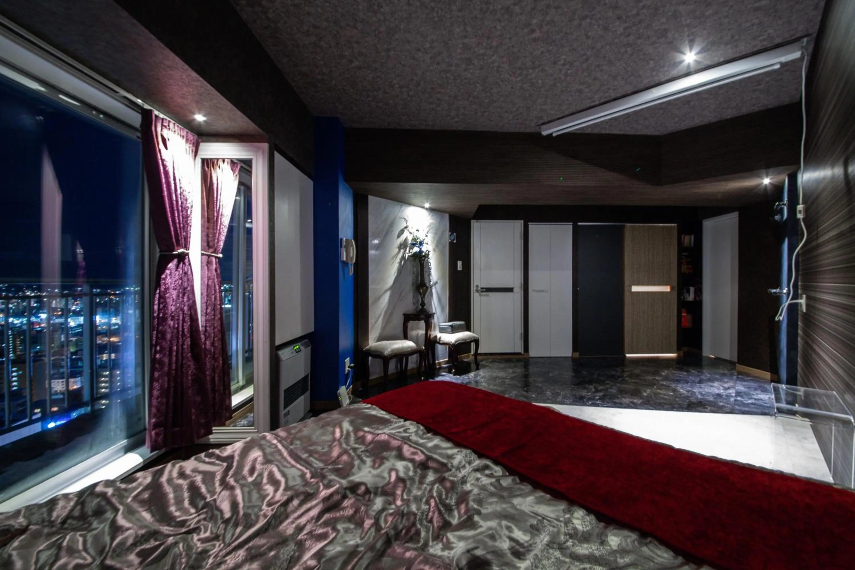 Bed in Meteor Shower