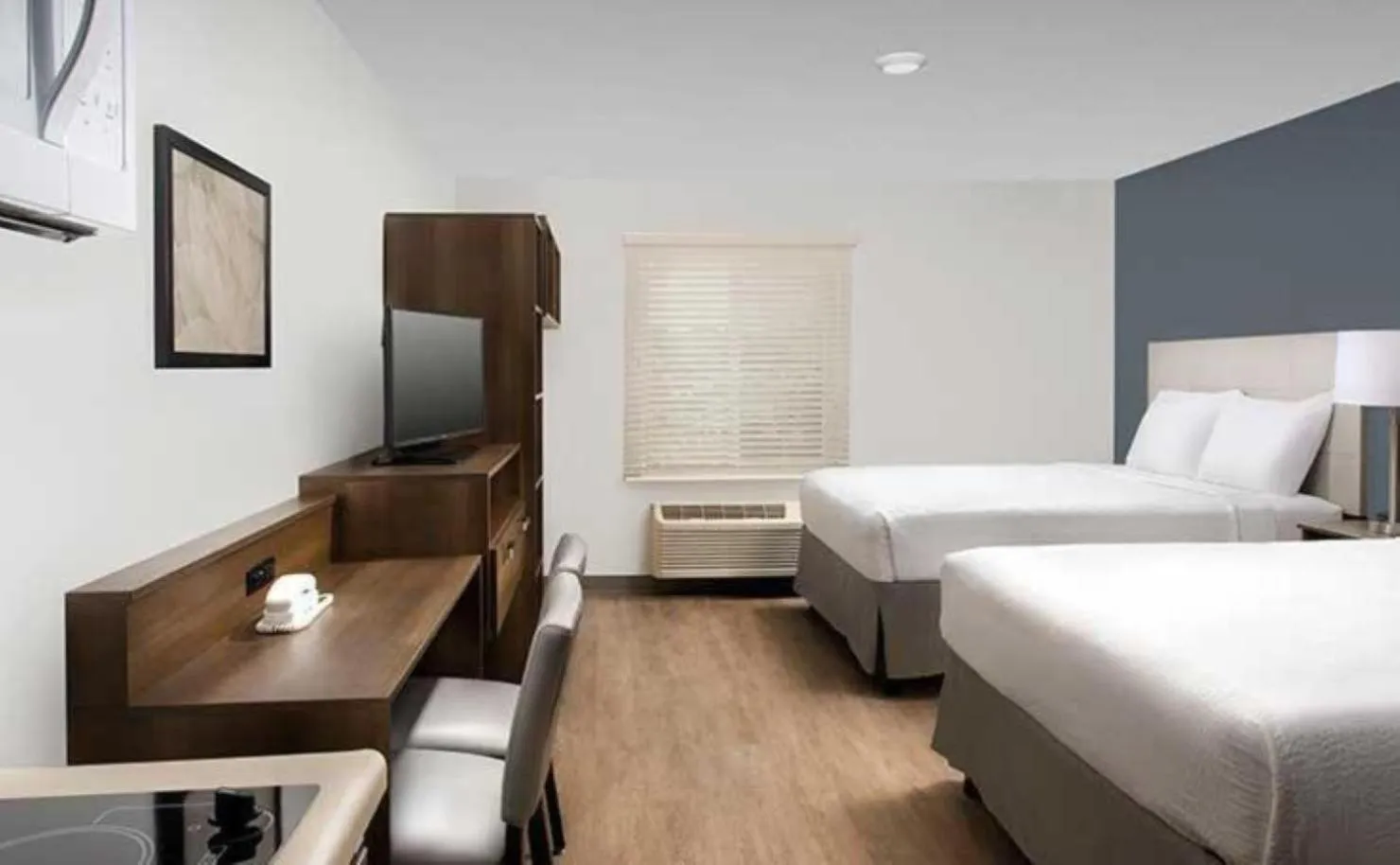 Photo of the whole room, Bed in WoodSpring Suites Mesa Chandler