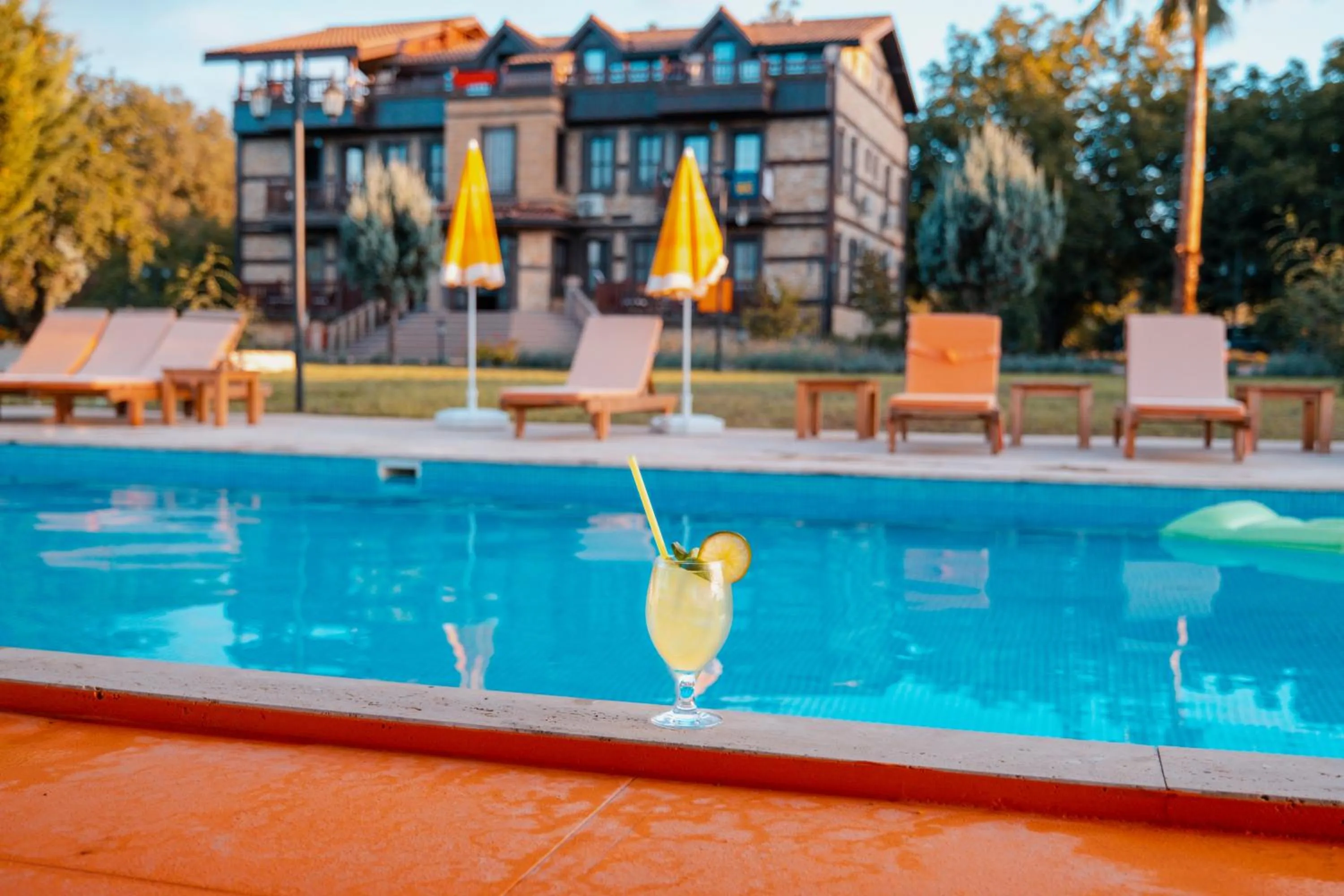 Pool view in Enso Inn