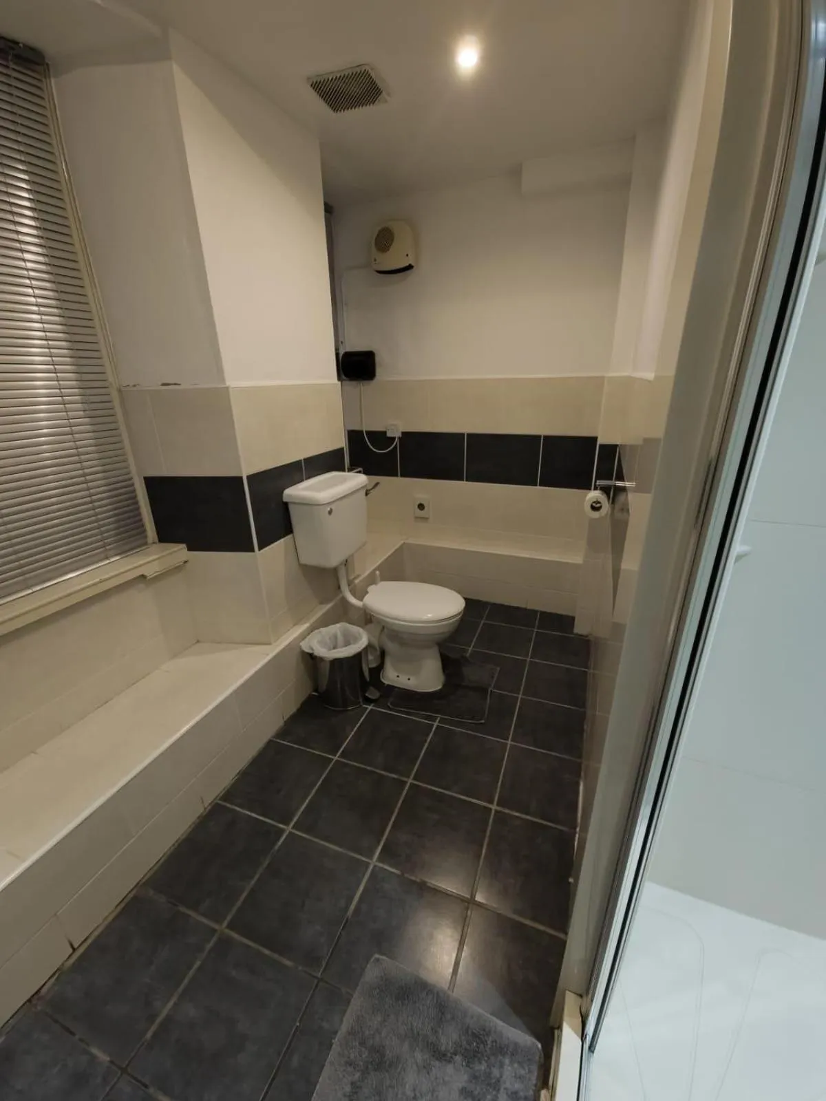 Bathroom in Belford Hostel