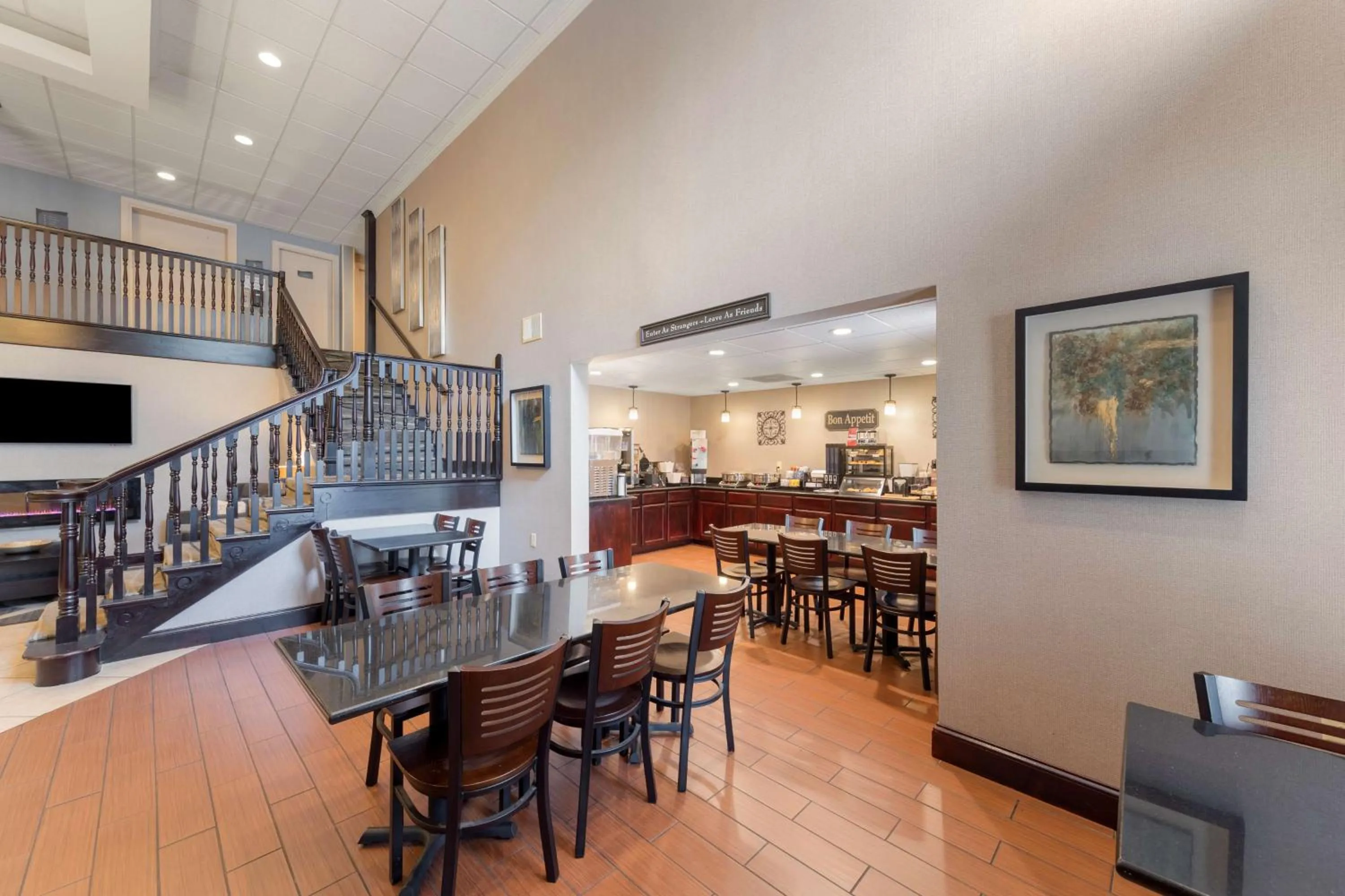Lobby or reception in Best Western Plus Russellville Hotel & Suites