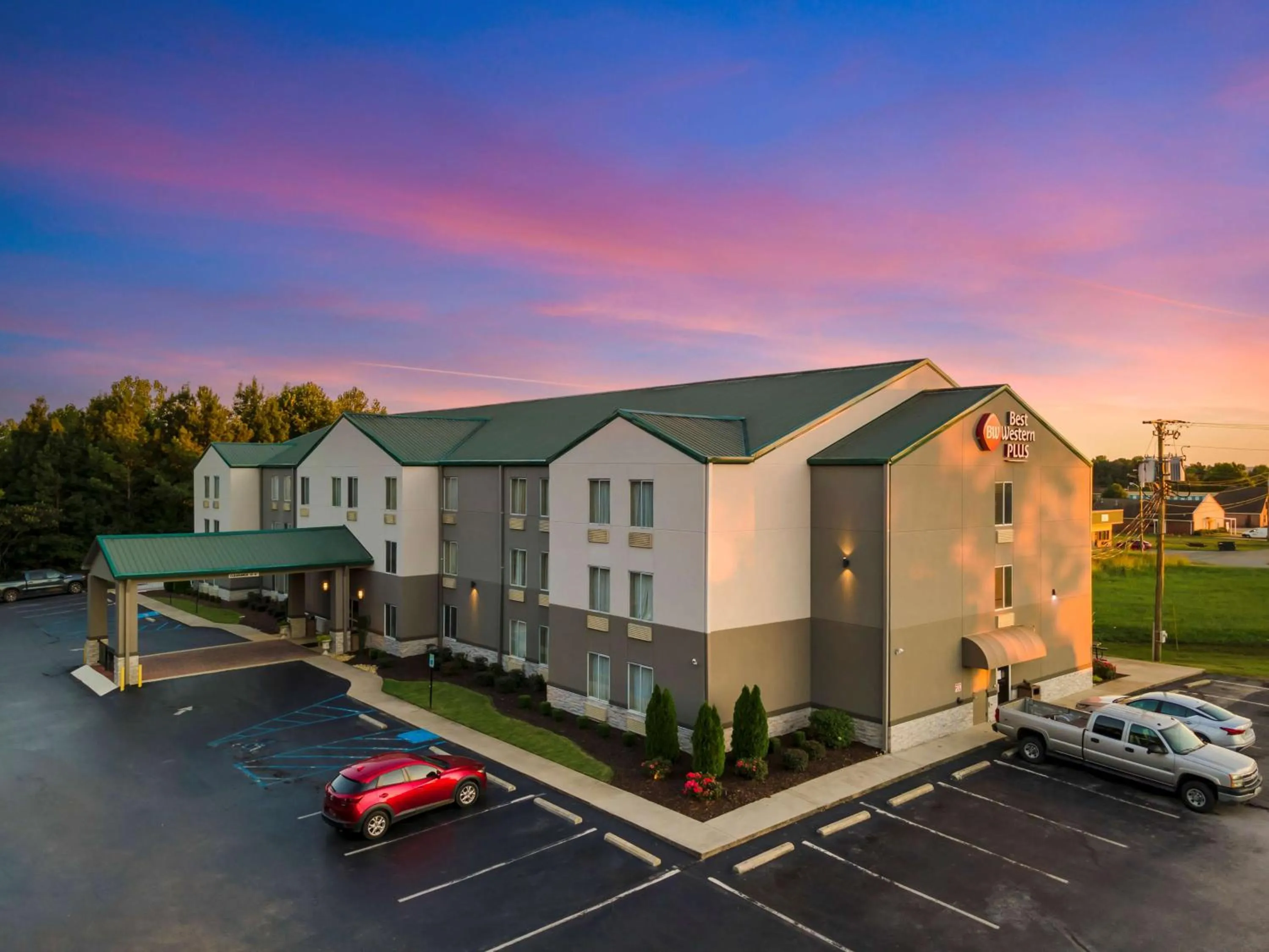 Property building in Best Western Plus Russellville Hotel & Suites